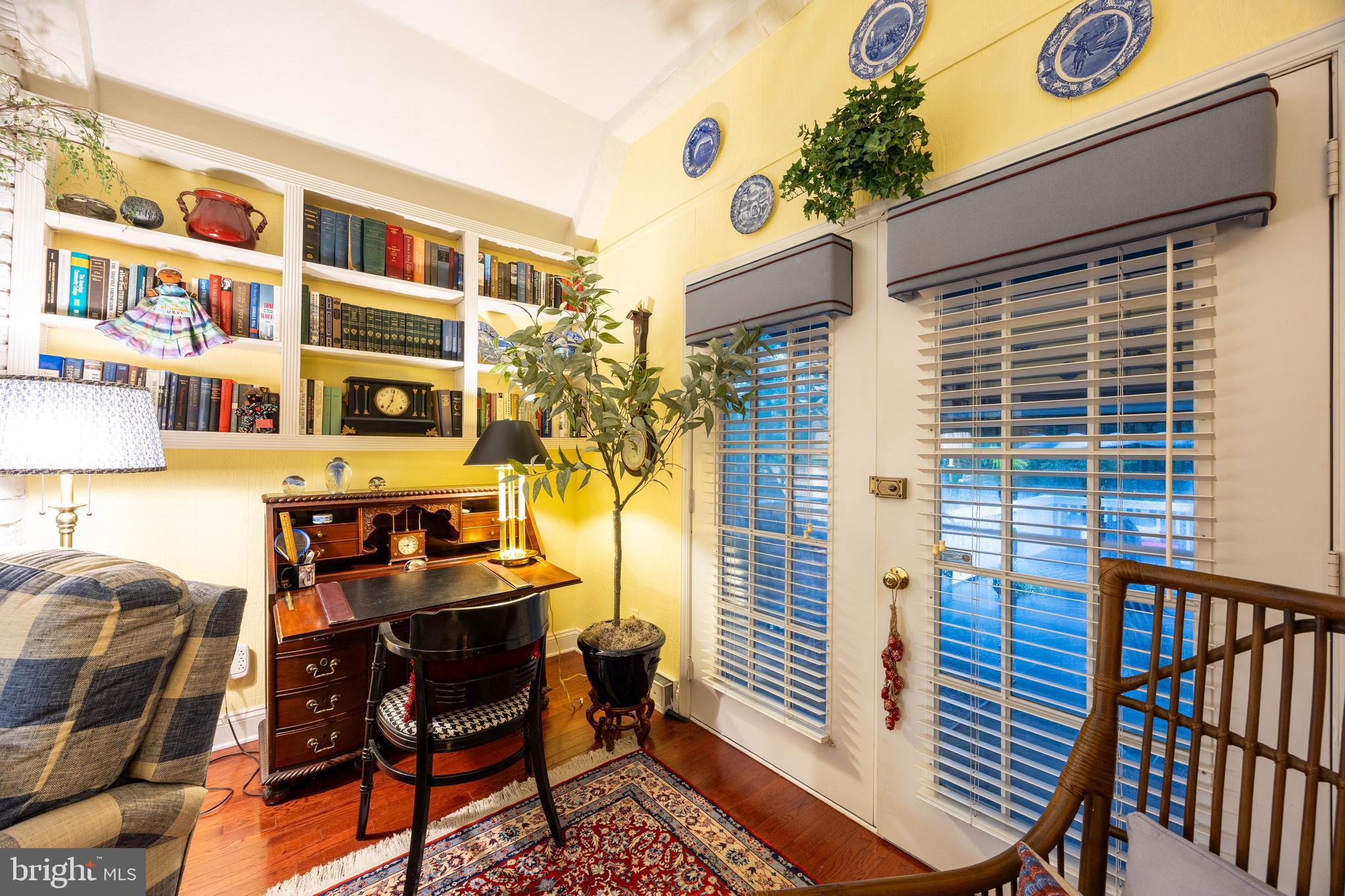 WOODBRIER MANOR - Residential