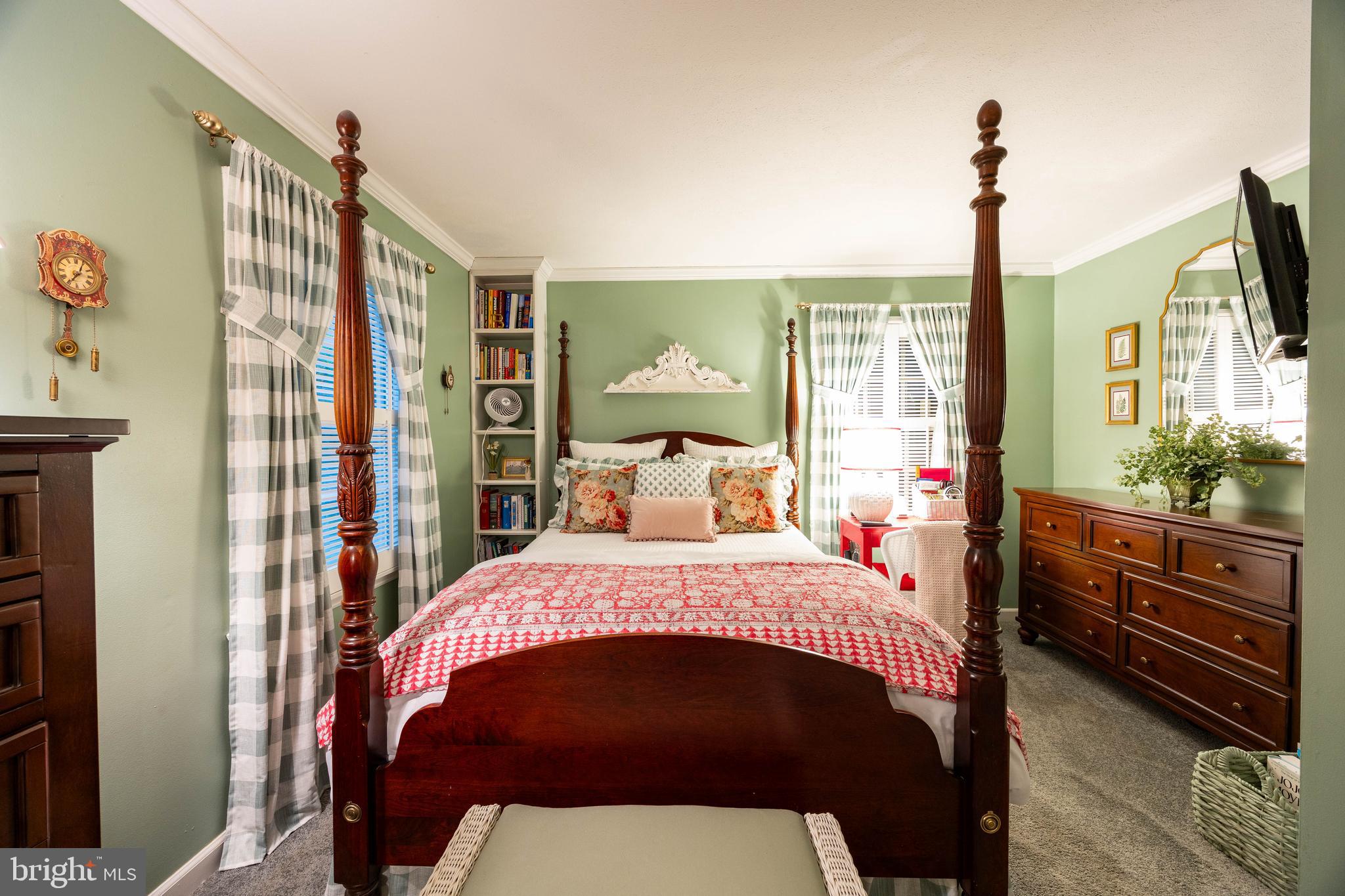 WOODBRIER MANOR - Residential