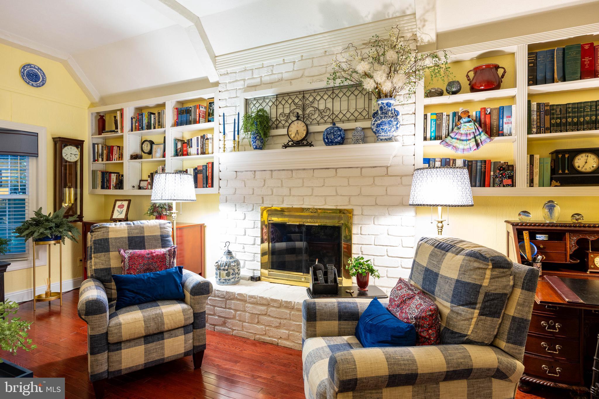 WOODBRIER MANOR - Residential