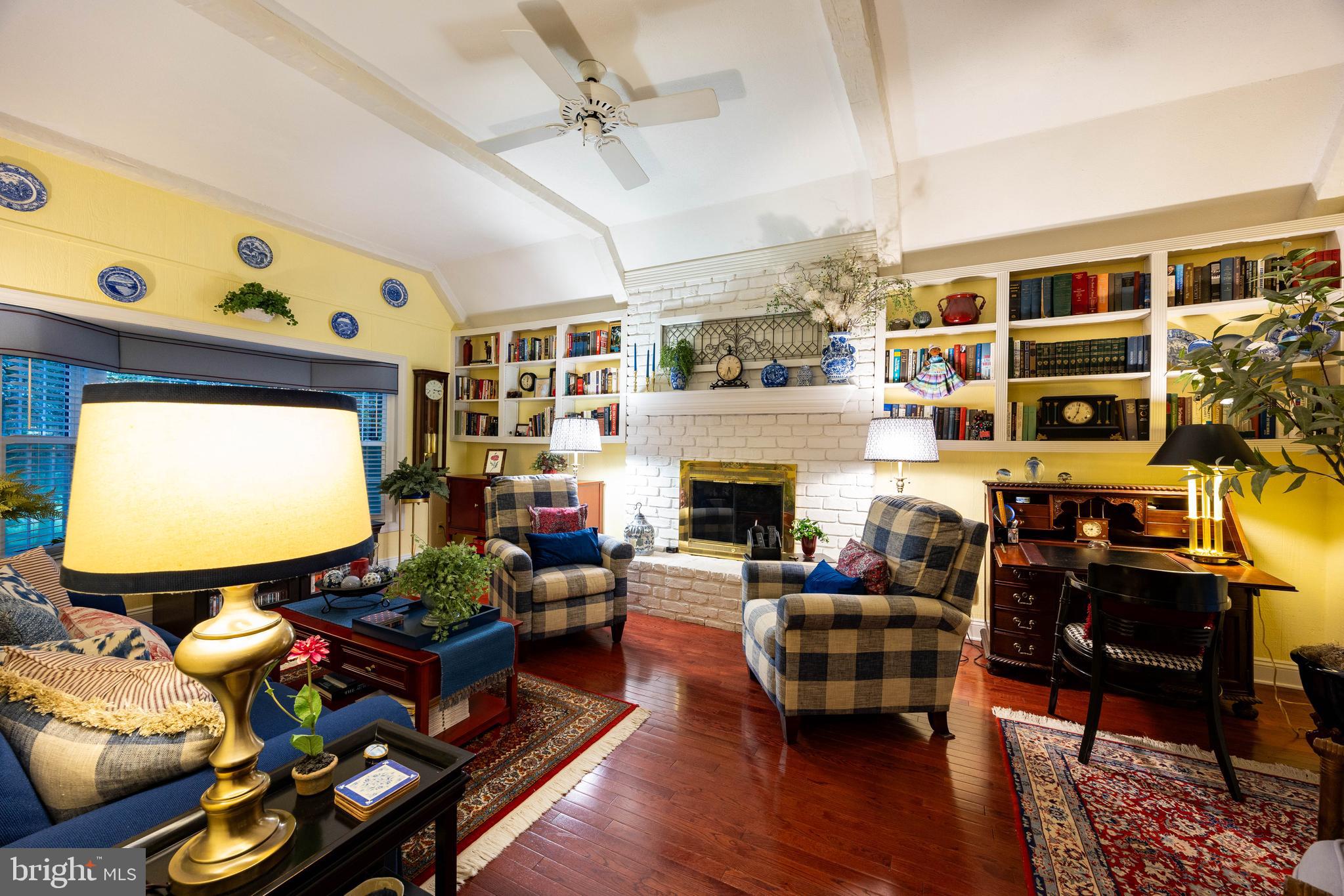 WOODBRIER MANOR - Residential