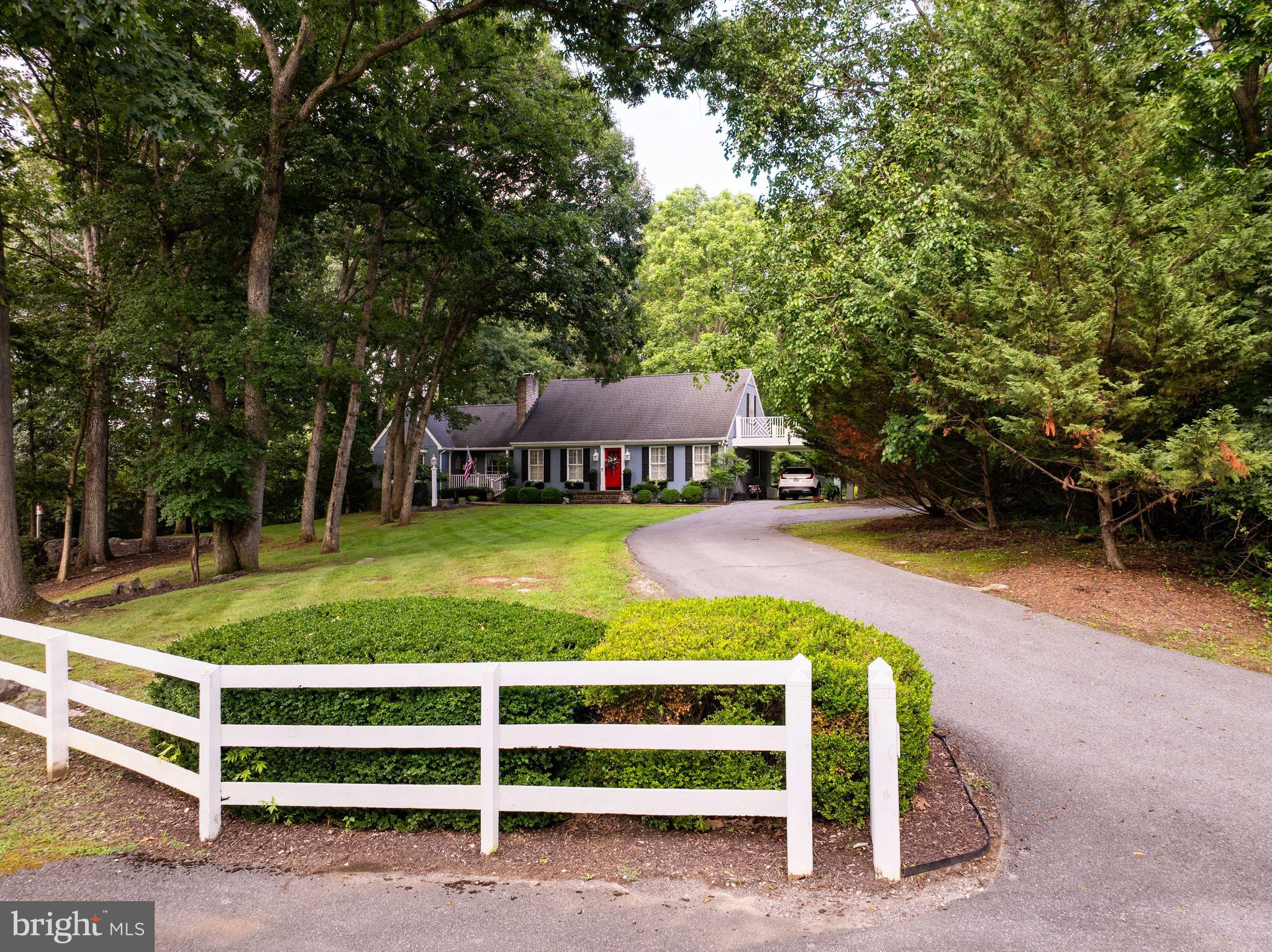 WOODBRIER MANOR - Residential
