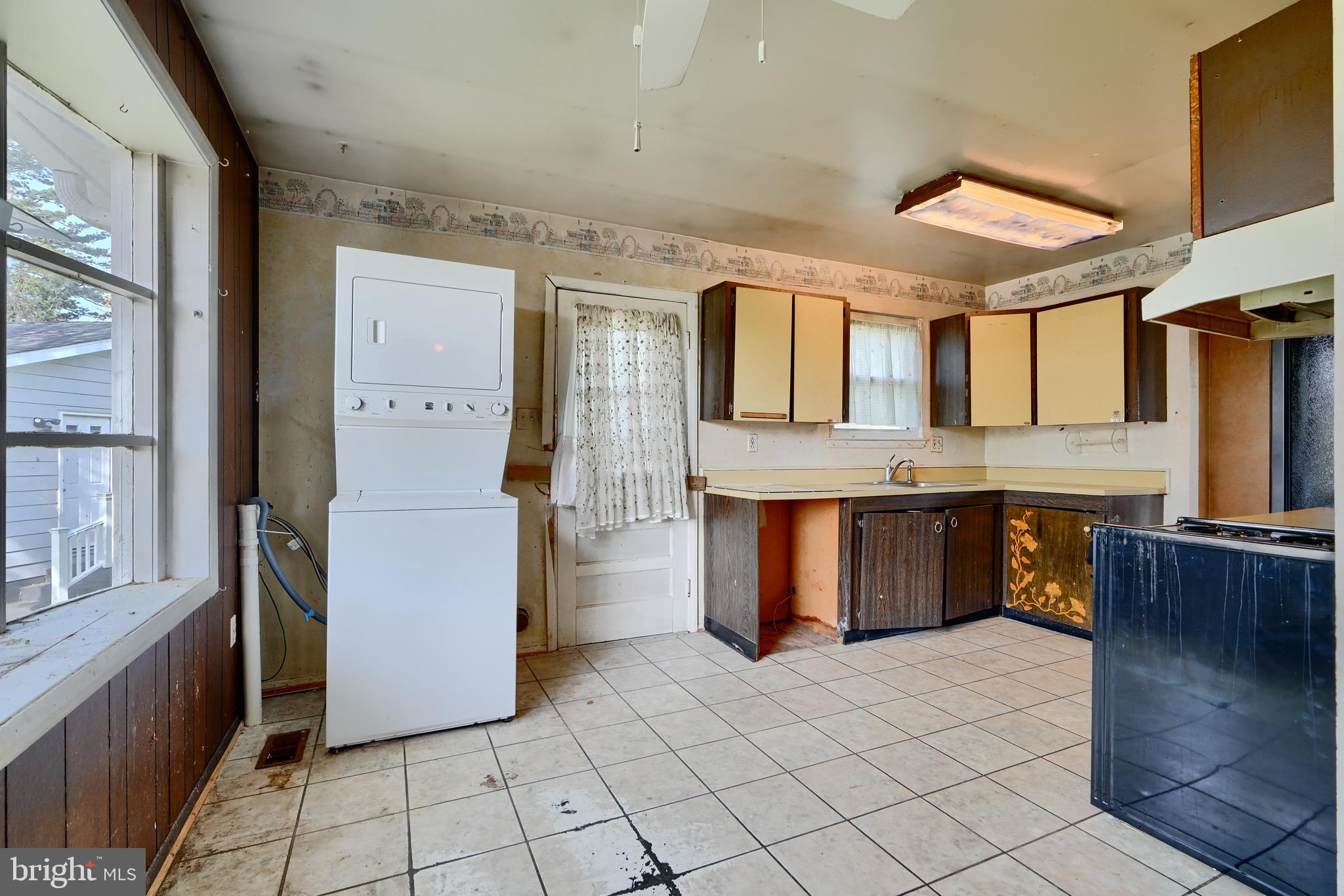 RANDALLSTOWN - Residential