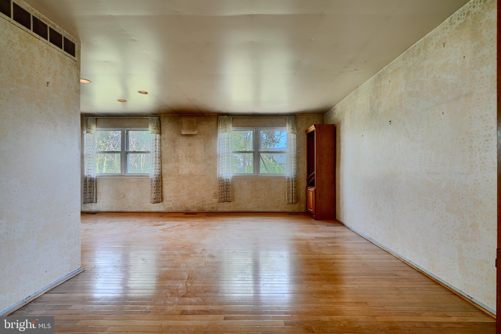 RANDALLSTOWN - Residential