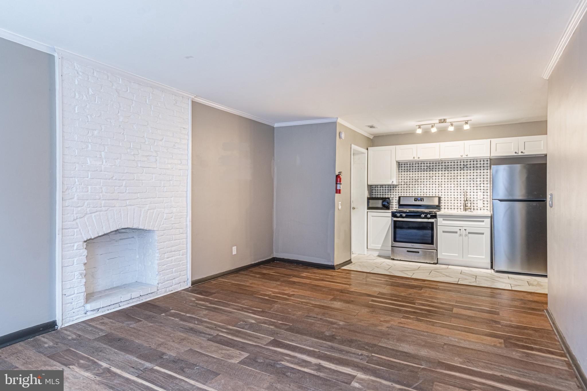 ***HISTORIC FELLS POINT - 1 BLOCK FROM WATER & BROADWAY MARKET*** Newly renovated 2 bedroom / 1 bath apartment located on Aliceanna Street, one block from the water and one block from Broadway Market. Features open floorplan, wood floors throughout, central AC, washer dryer, dishwasher, and stainless steel appliances. Building offers shared brick courtyard at the rear.  Must have good credit with no history of evictions or failure to pay rent filings to be considered