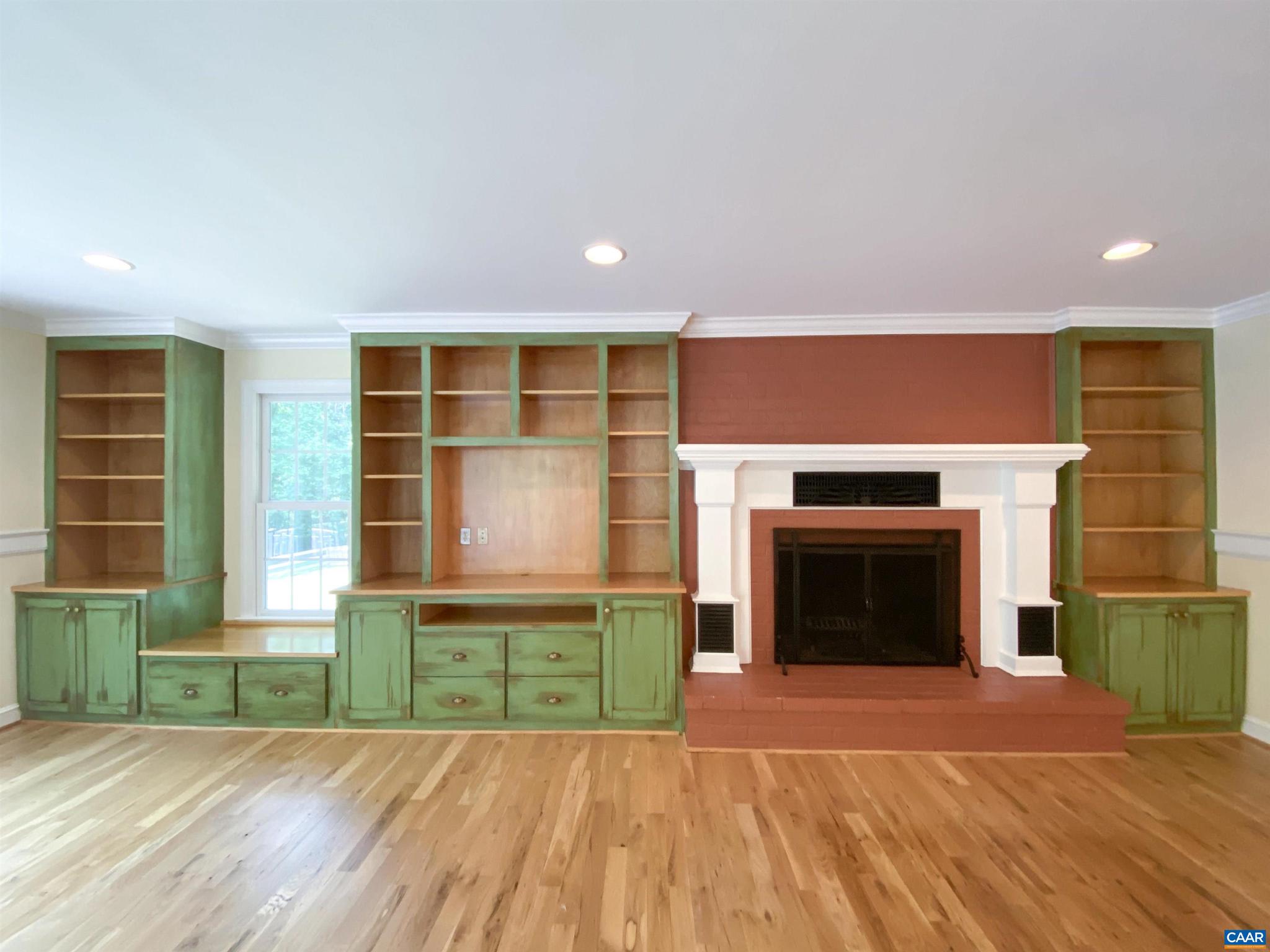 WINDSOR ESTATES - Residential