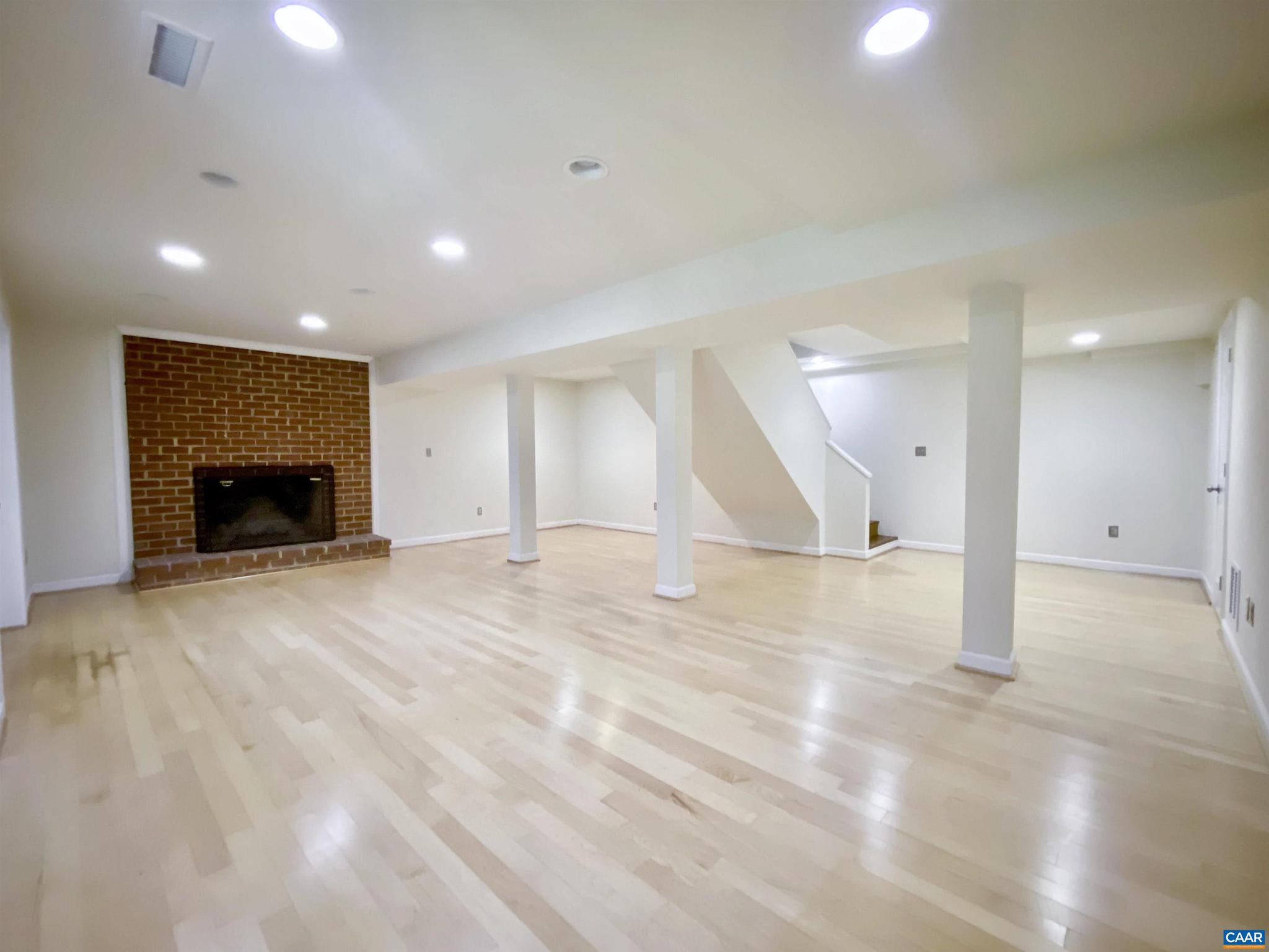 WINDSOR ESTATES - Residential