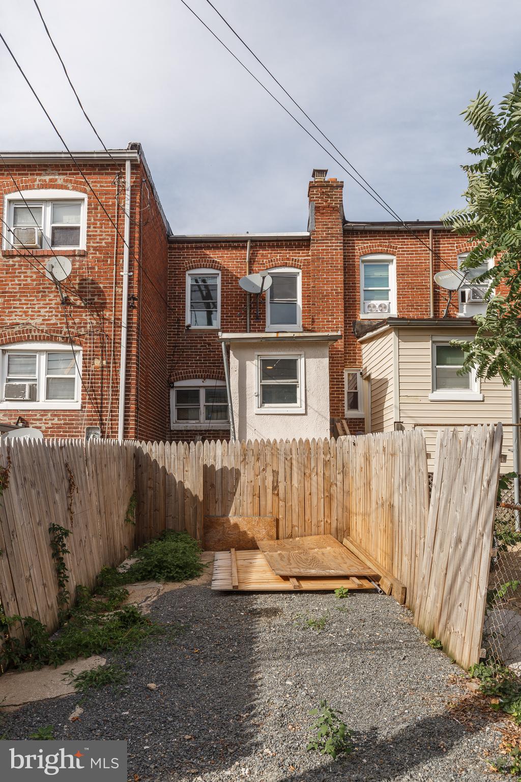 EAST BALTIMORE MIDWAY - Residential