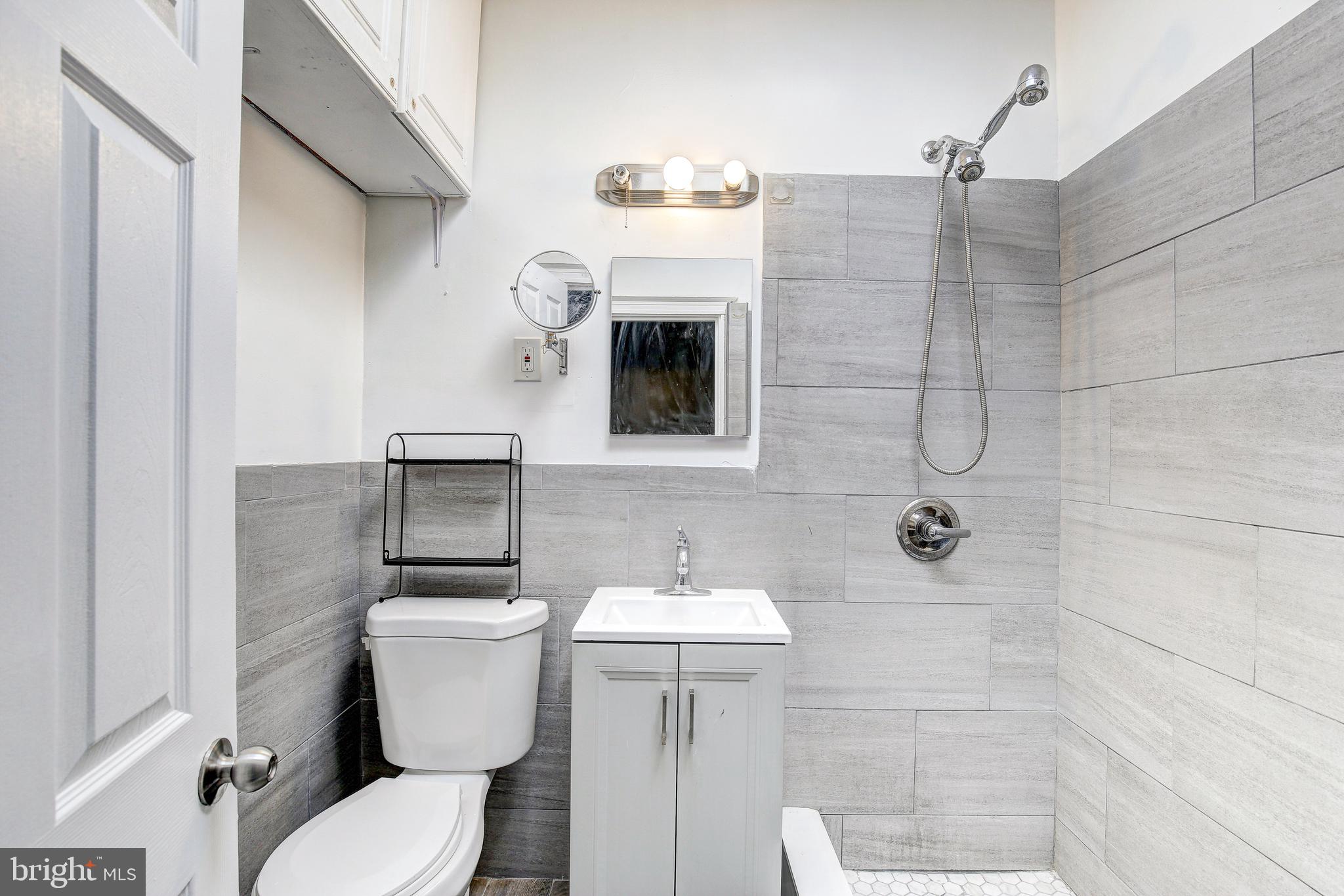EAST BALTIMORE MIDWAY - Residential