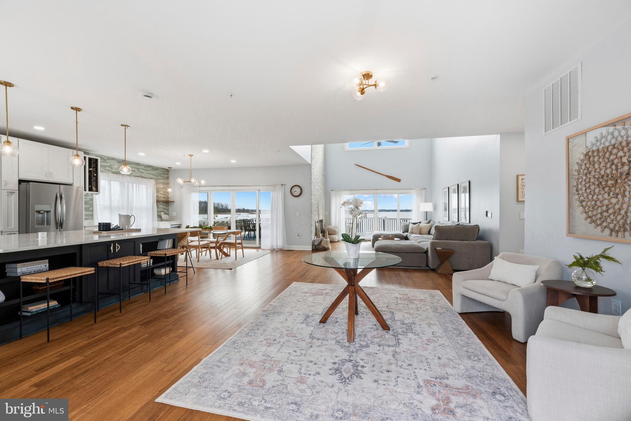 SELBY ON THE BAY - Residential
