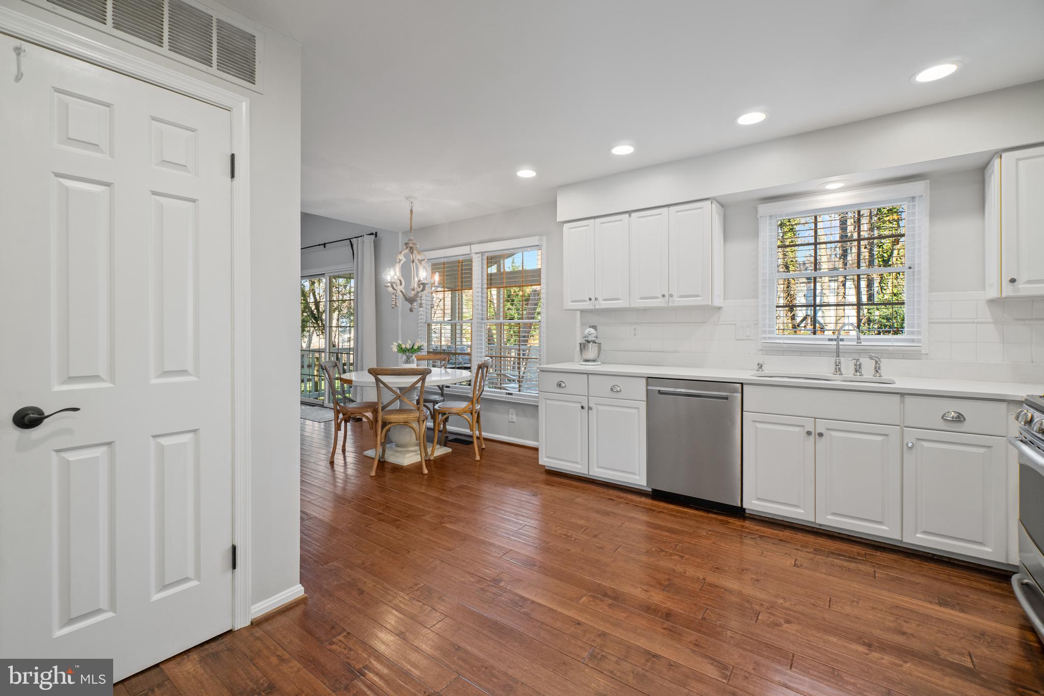 HUNT MEADOW - Residential