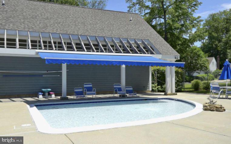 HUNT MEADOW - Residential