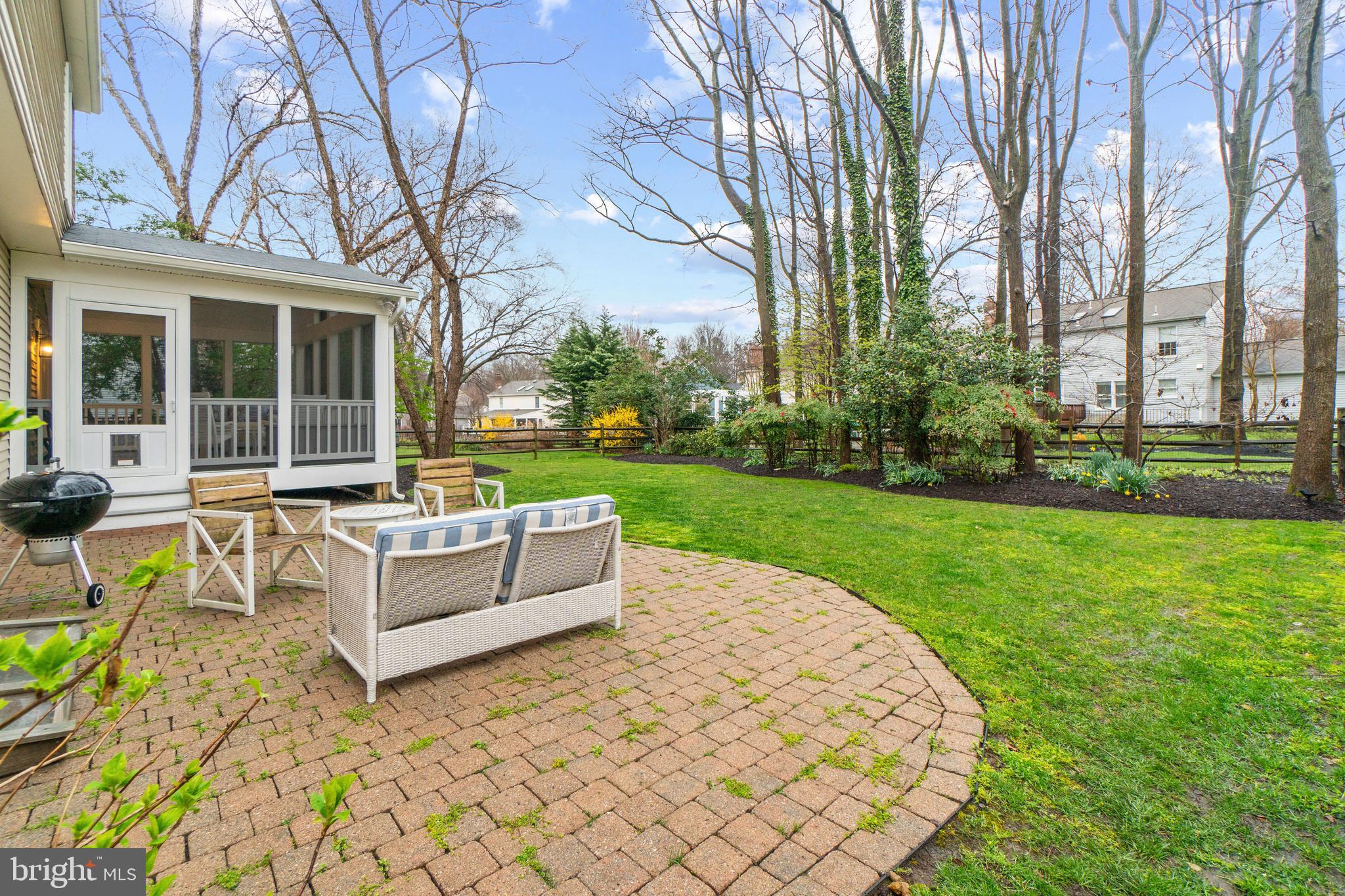 HUNT MEADOW - Residential