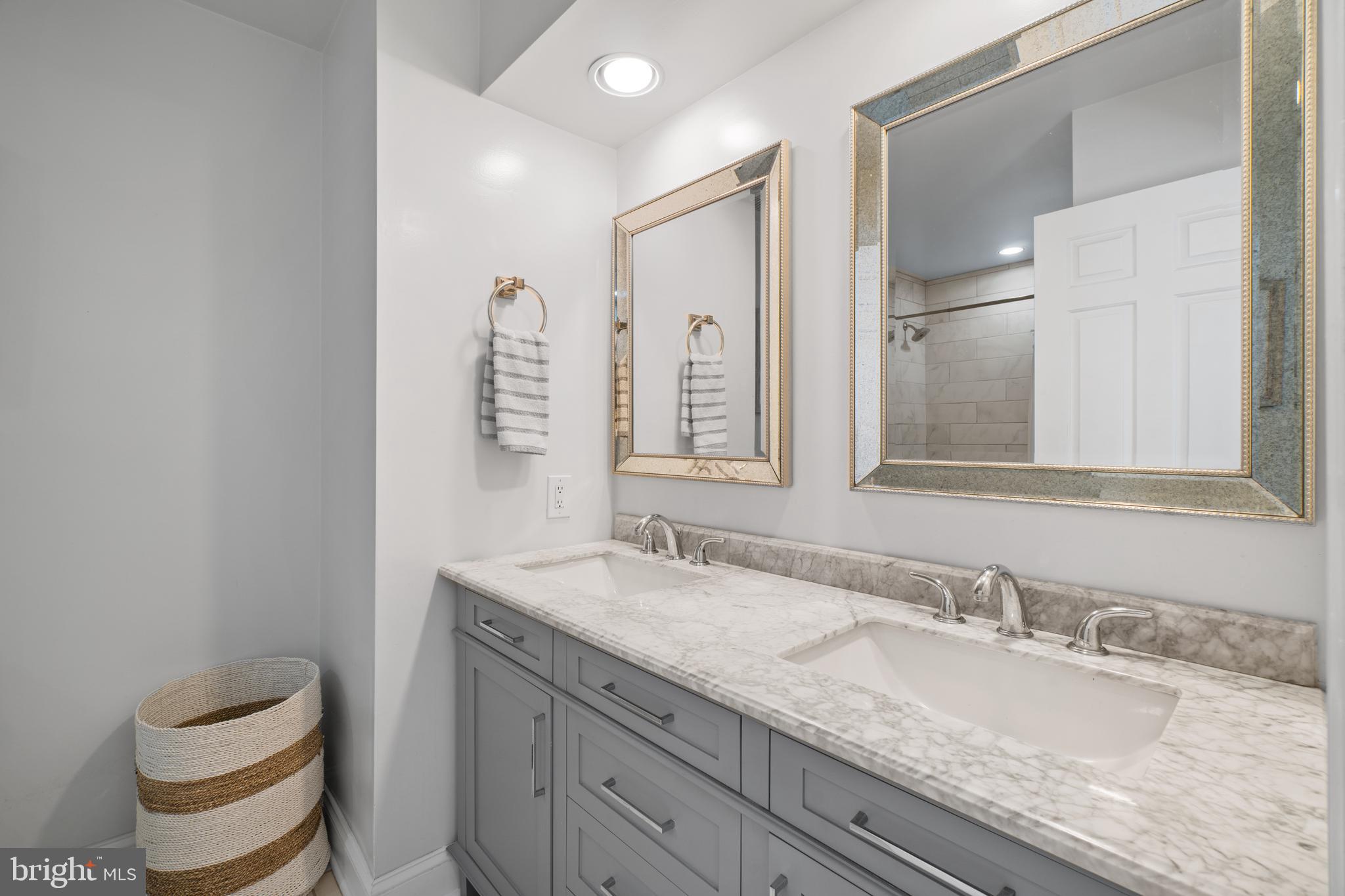 HUNT MEADOW - Residential