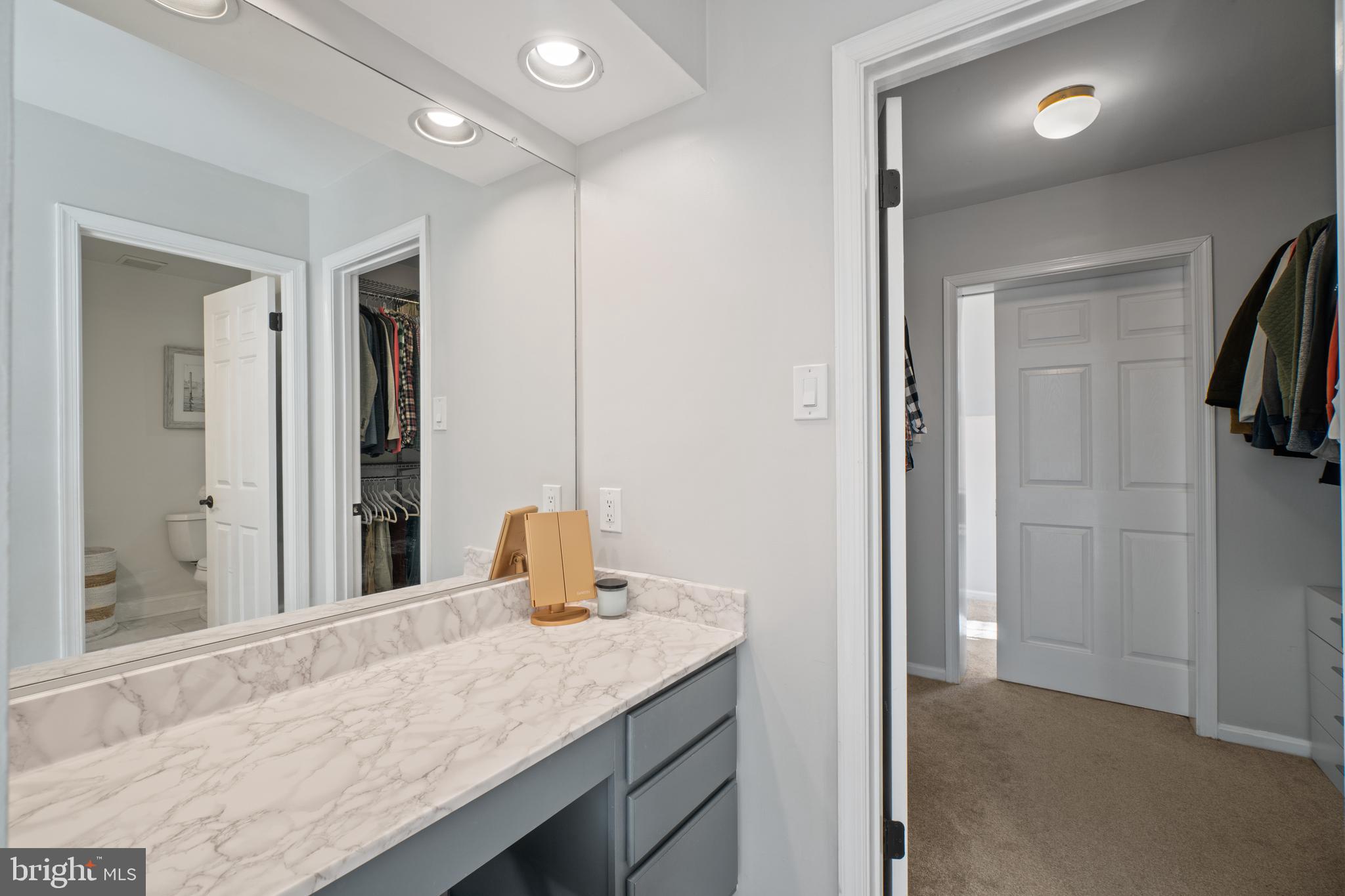 HUNT MEADOW - Residential