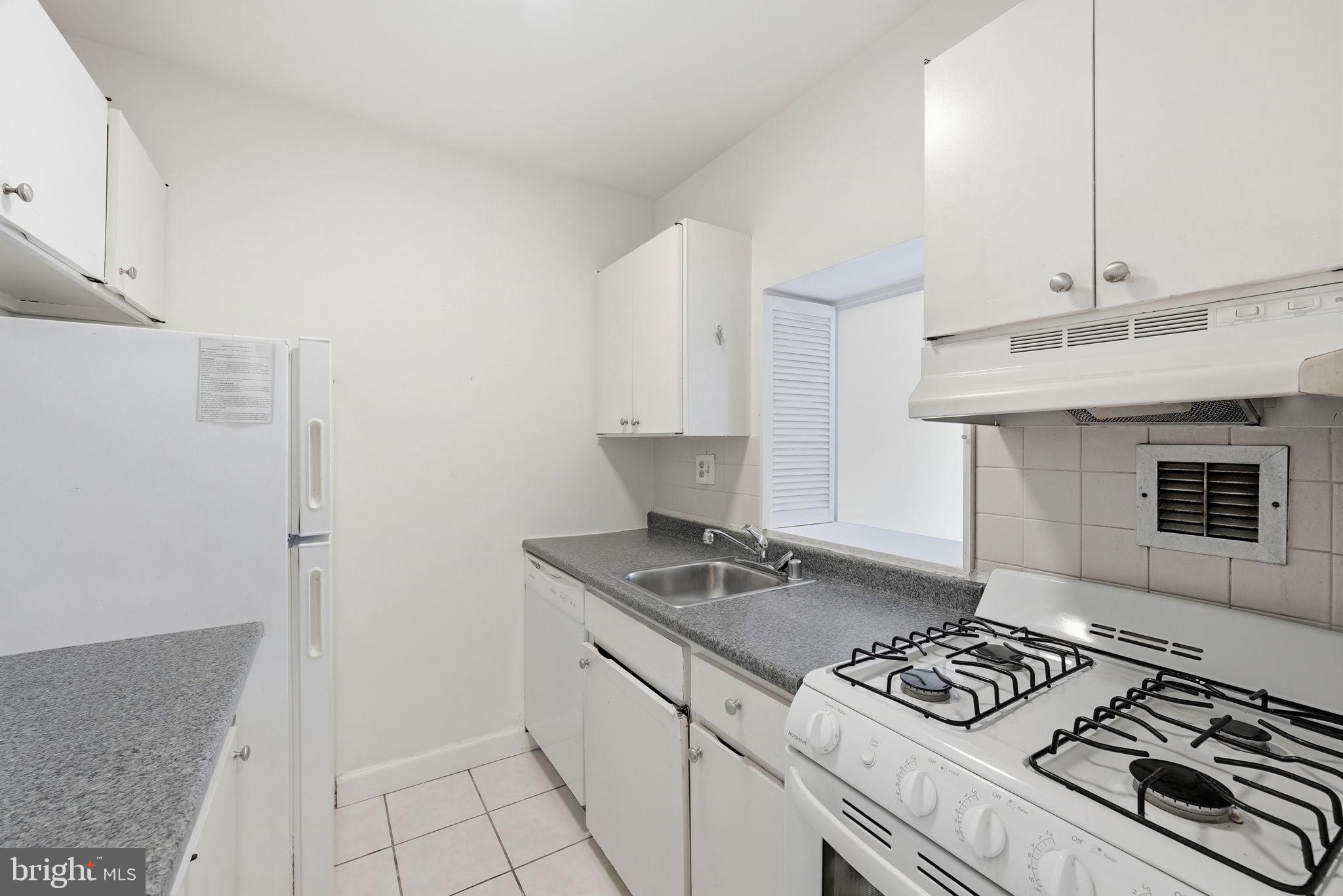RIVER PLACE WEST - Residential