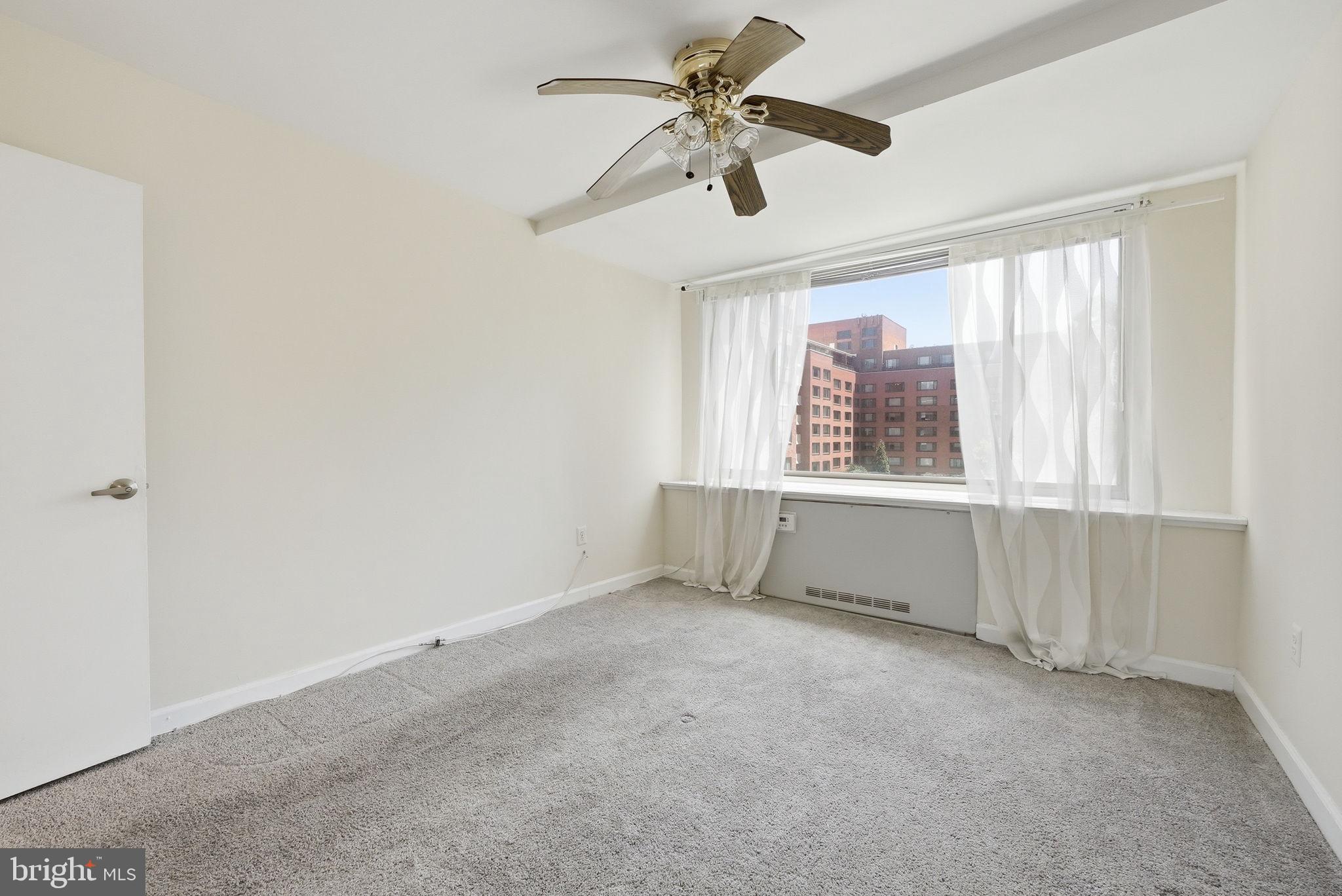 RIVER PLACE WEST - Residential
