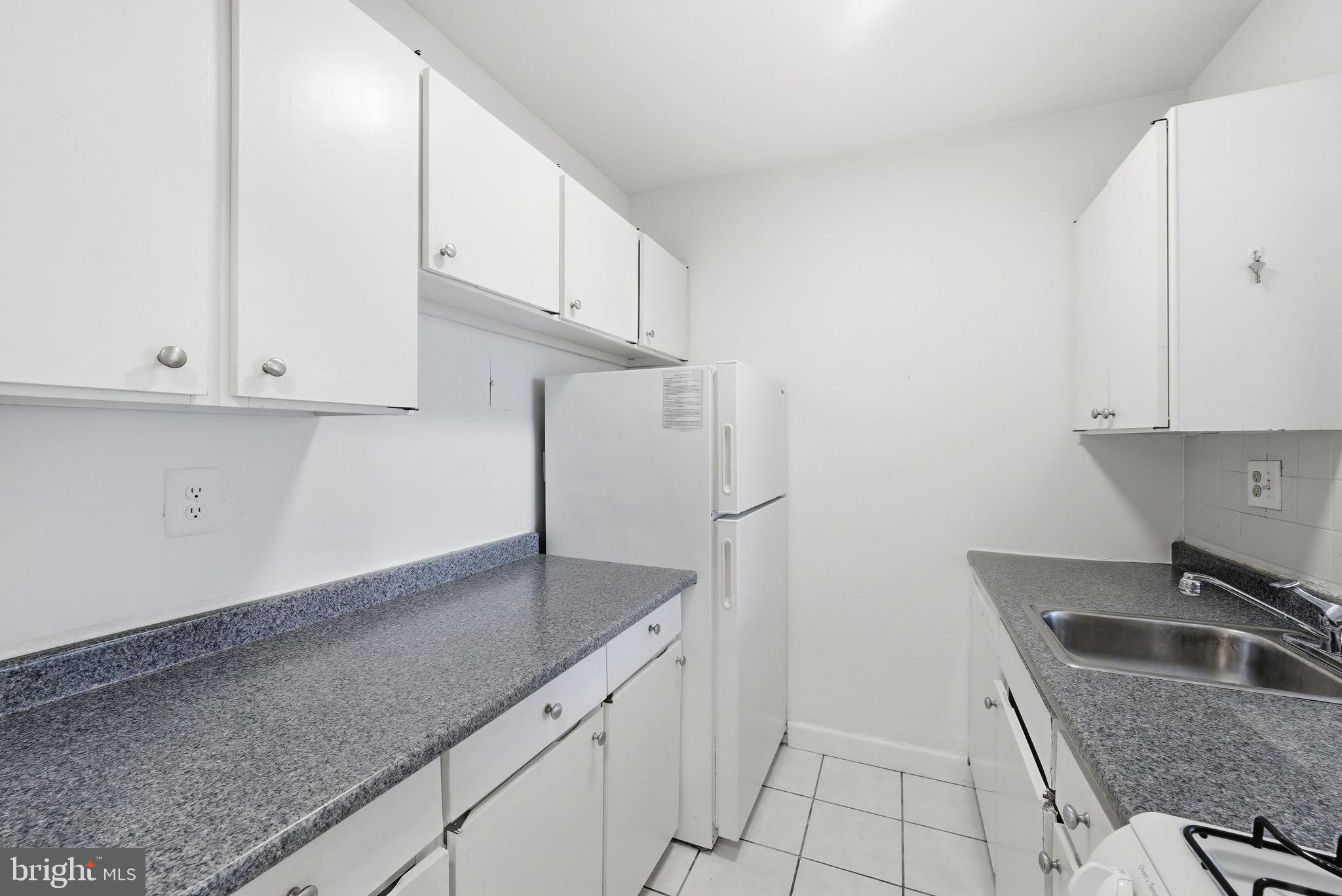RIVER PLACE WEST - Residential