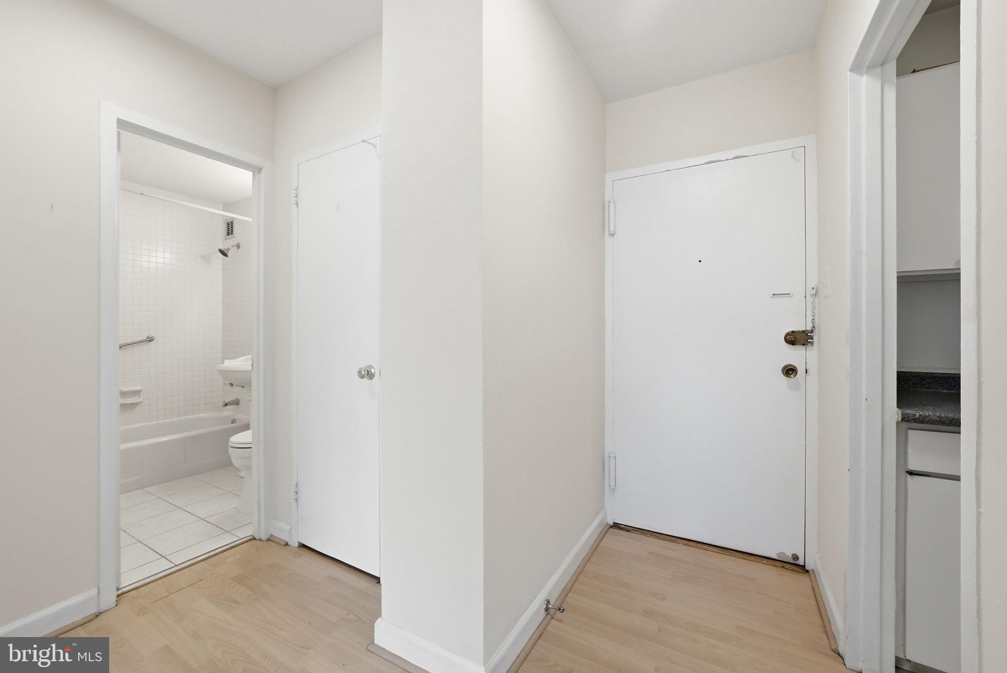 RIVER PLACE WEST - Residential