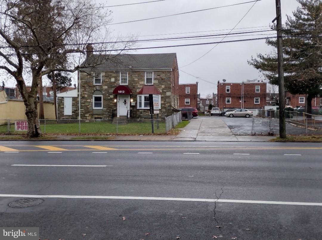 CASTOR GARDENS - Commercial Sale