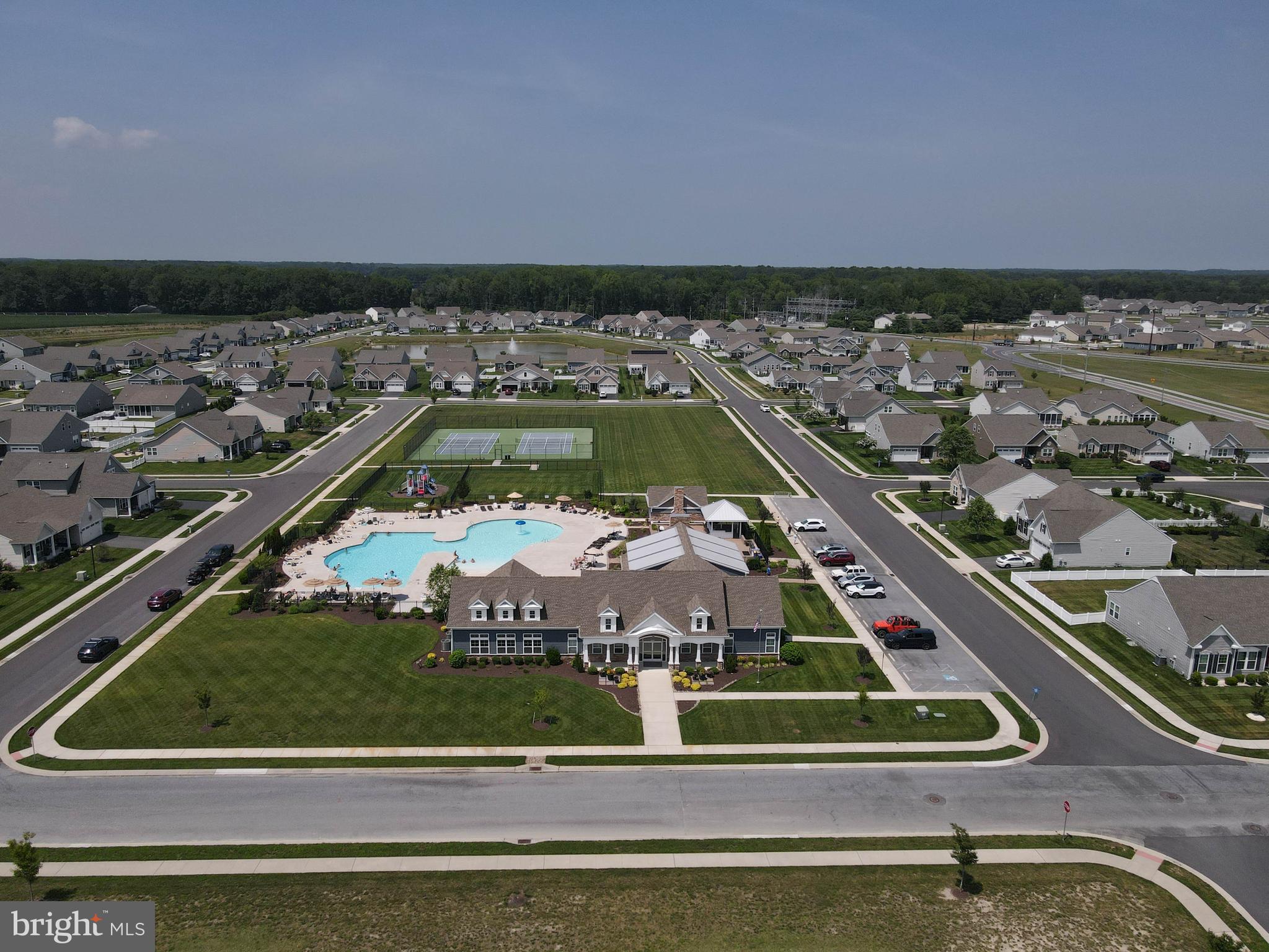 PELICAN POINT - Residential