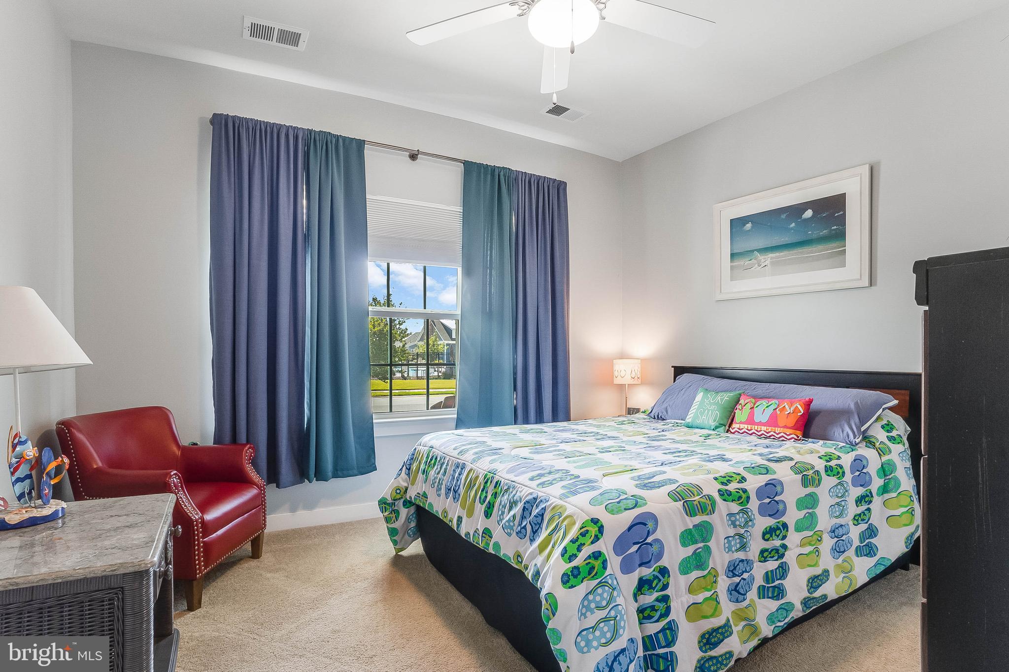 PELICAN POINT - Residential