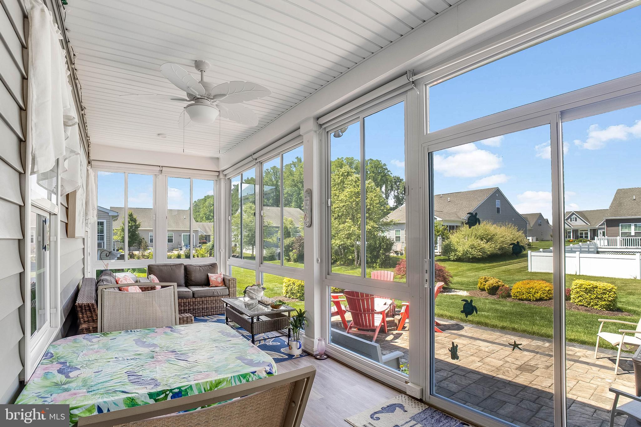 PELICAN POINT - Residential