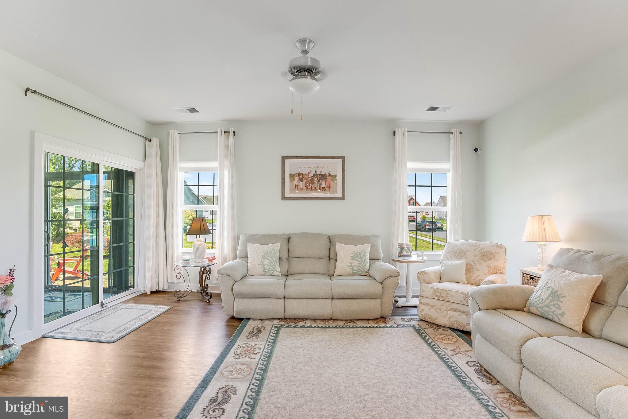 PELICAN POINT - Residential