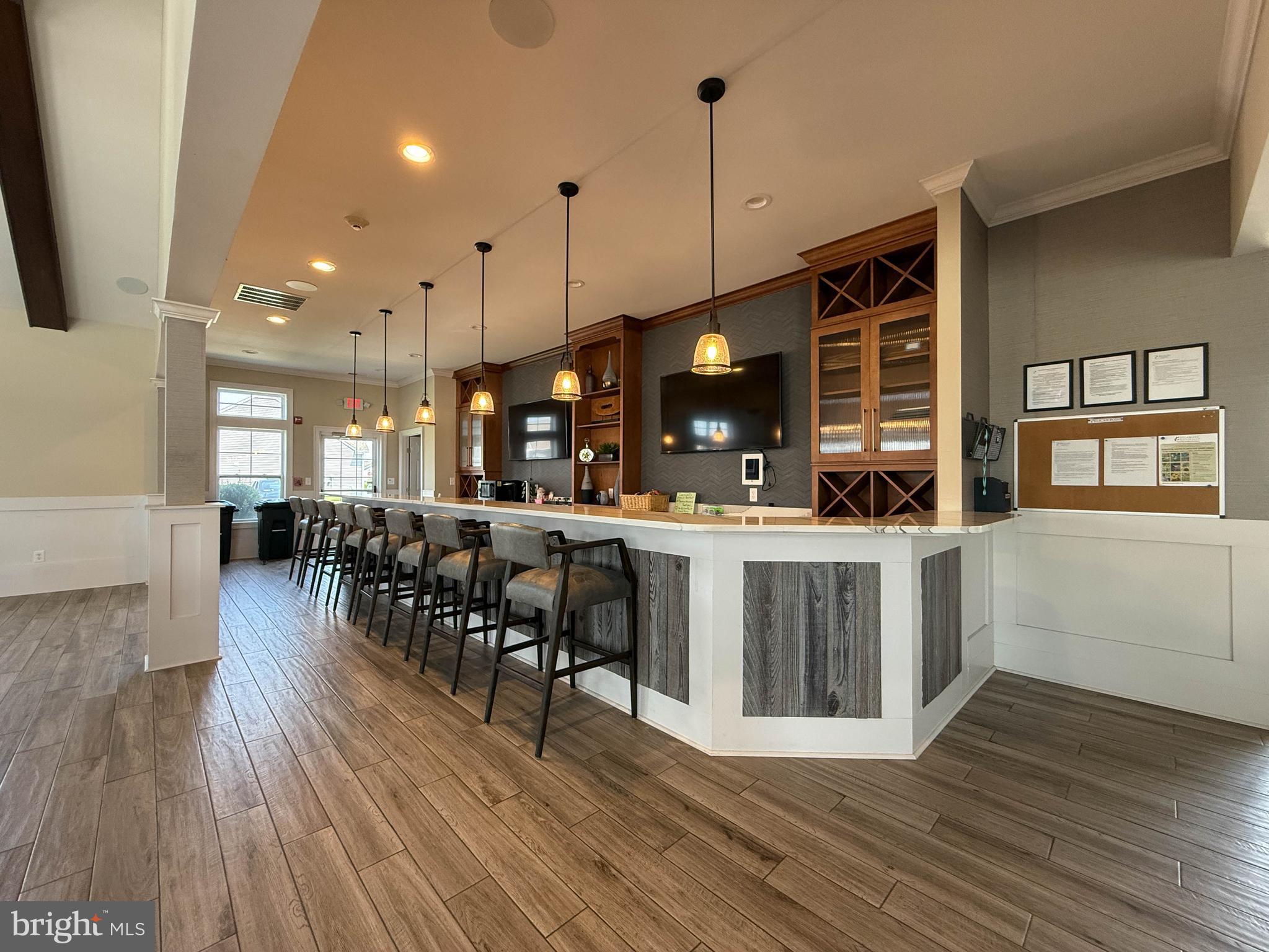 PELICAN POINT - Residential