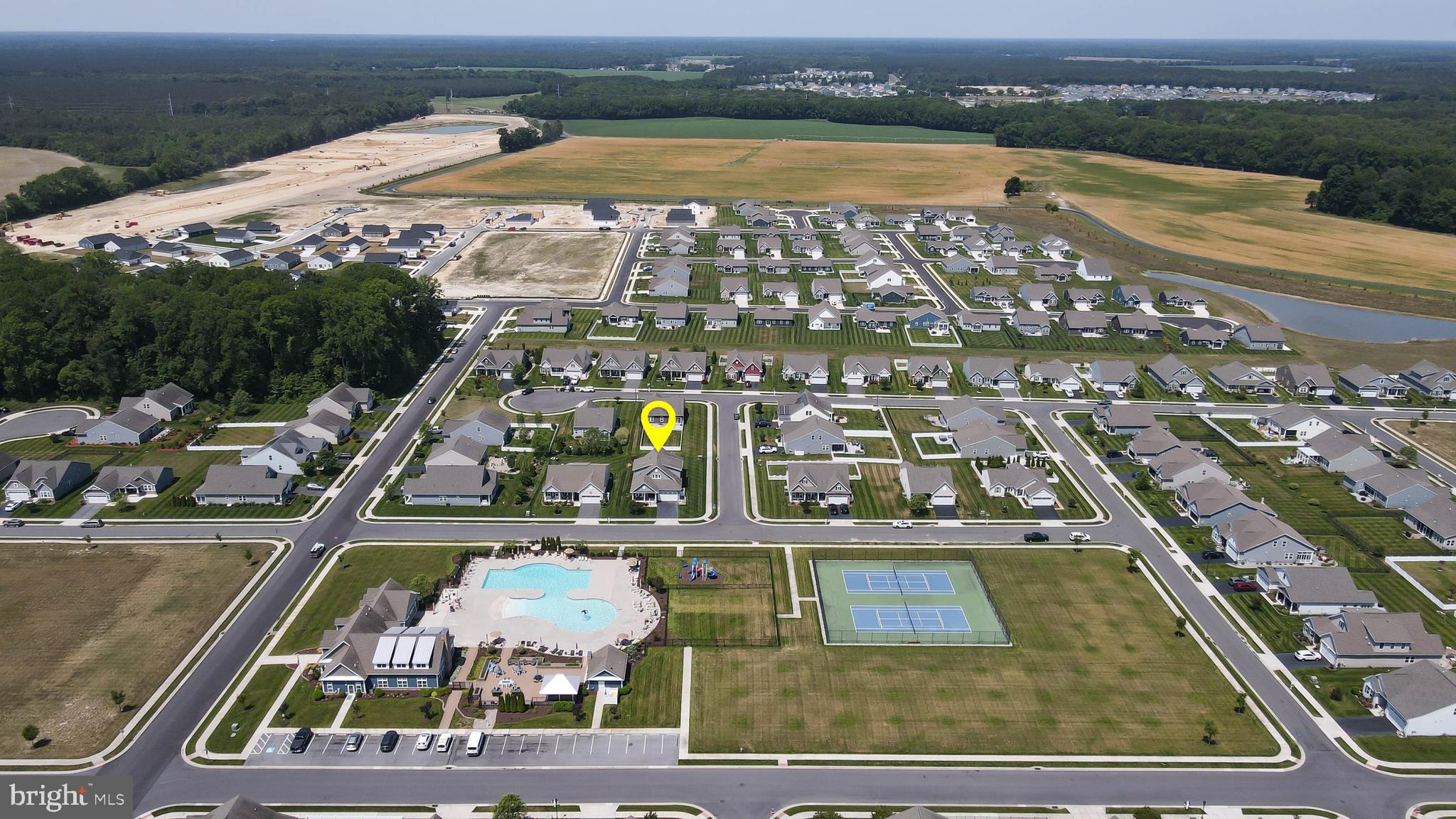 PELICAN POINT - Residential