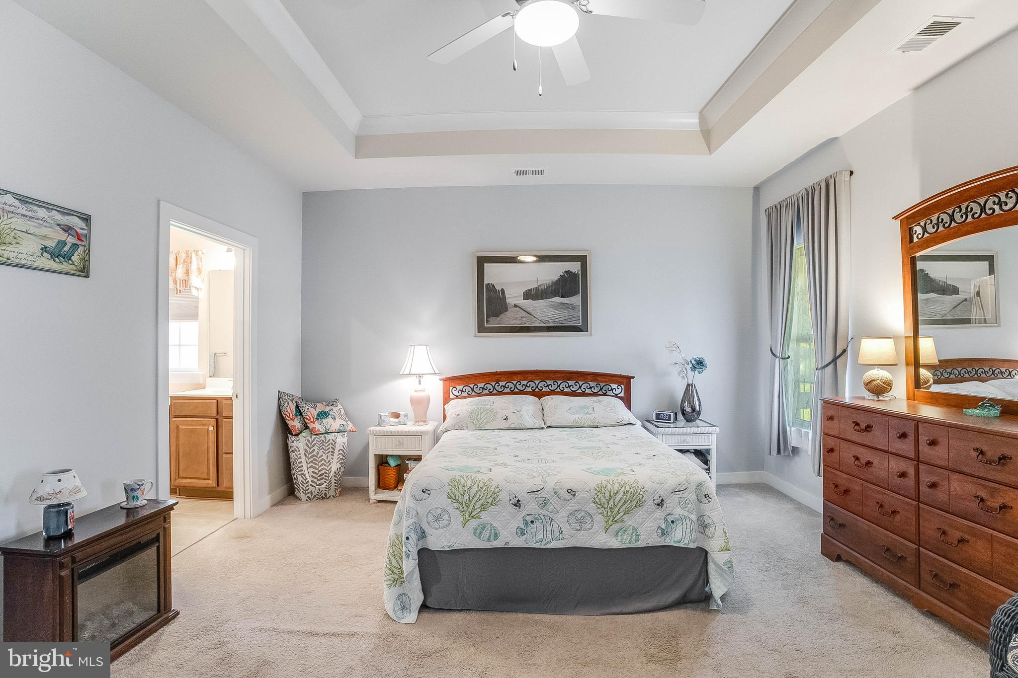 PELICAN POINT - Residential