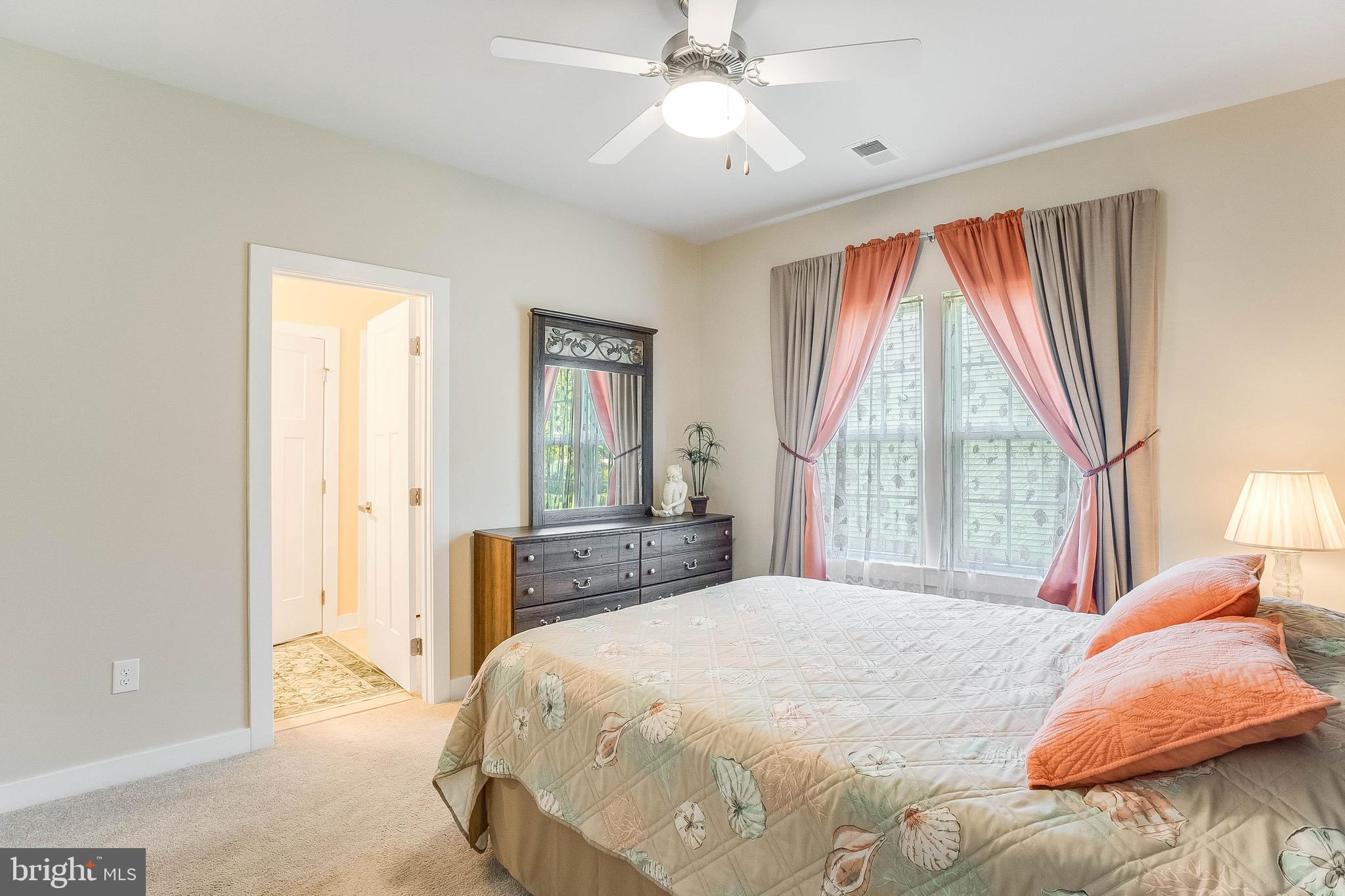 PELICAN POINT - Residential