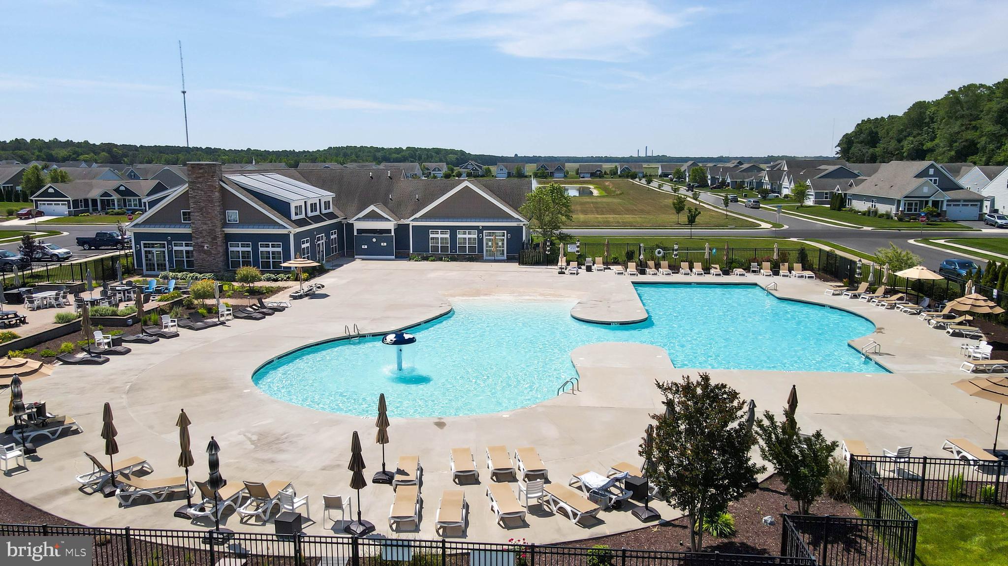 PELICAN POINT - Residential