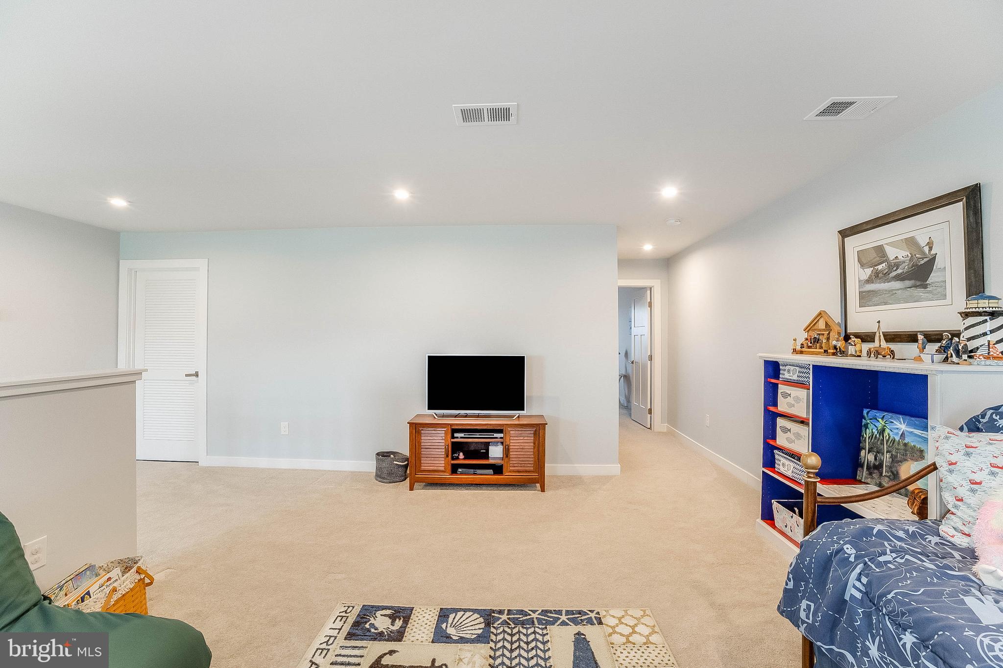 PELICAN POINT - Residential
