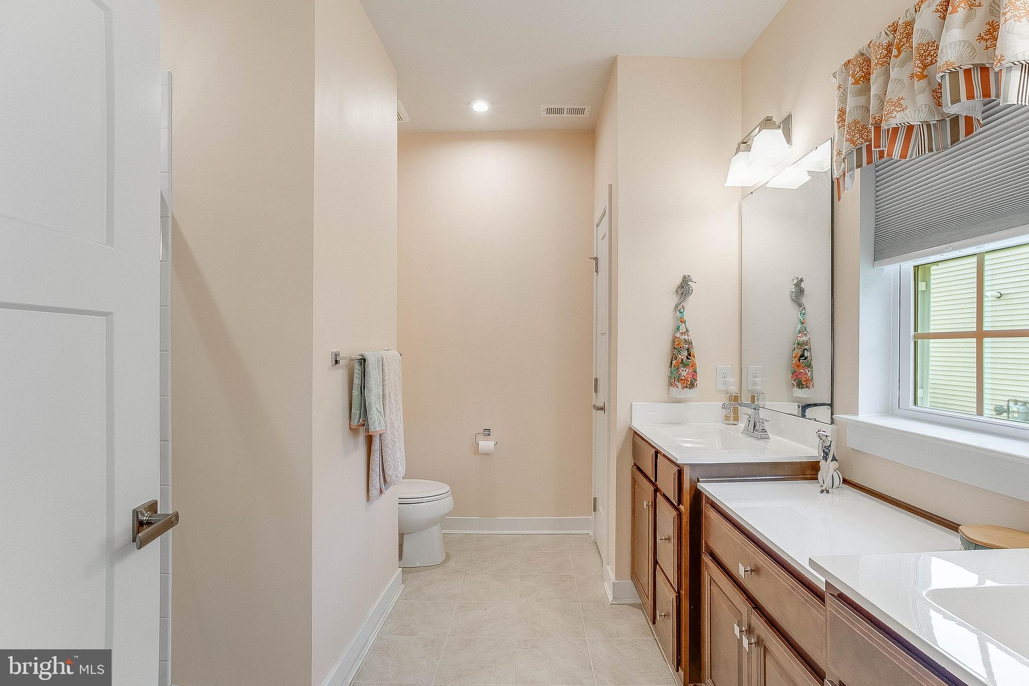 PELICAN POINT - Residential