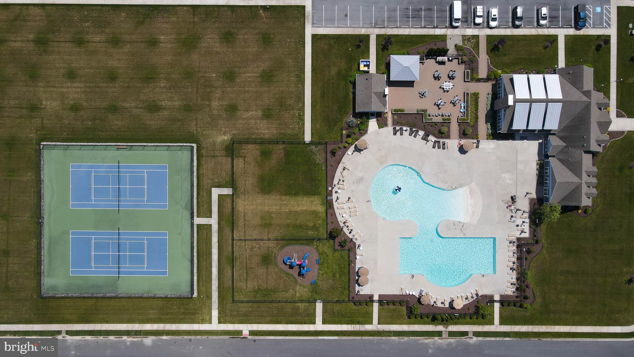PELICAN POINT - Residential