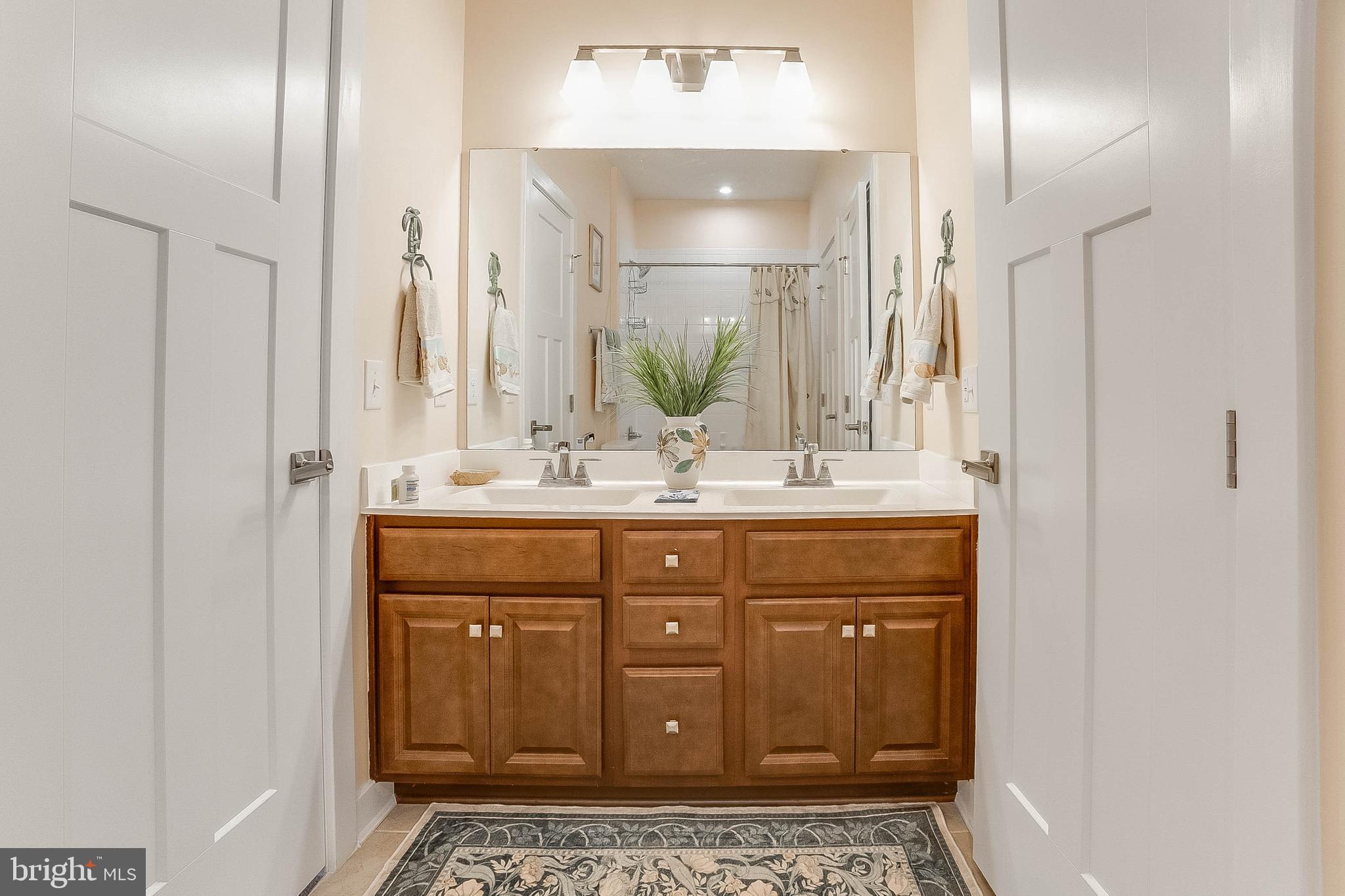 PELICAN POINT - Residential