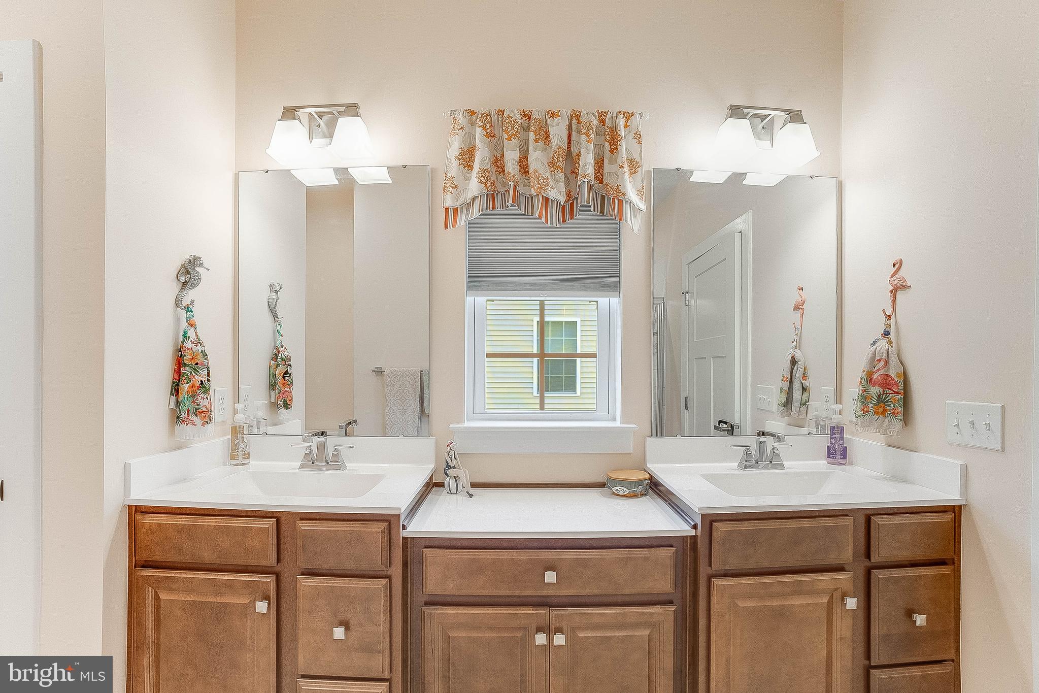 PELICAN POINT - Residential