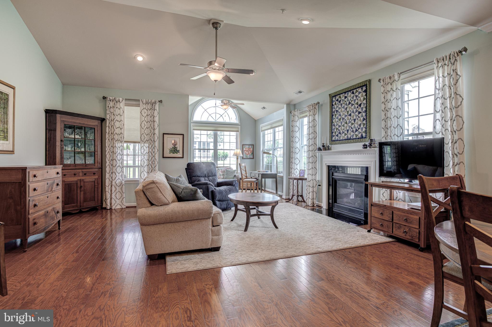 LIBERTY HILL - Residential