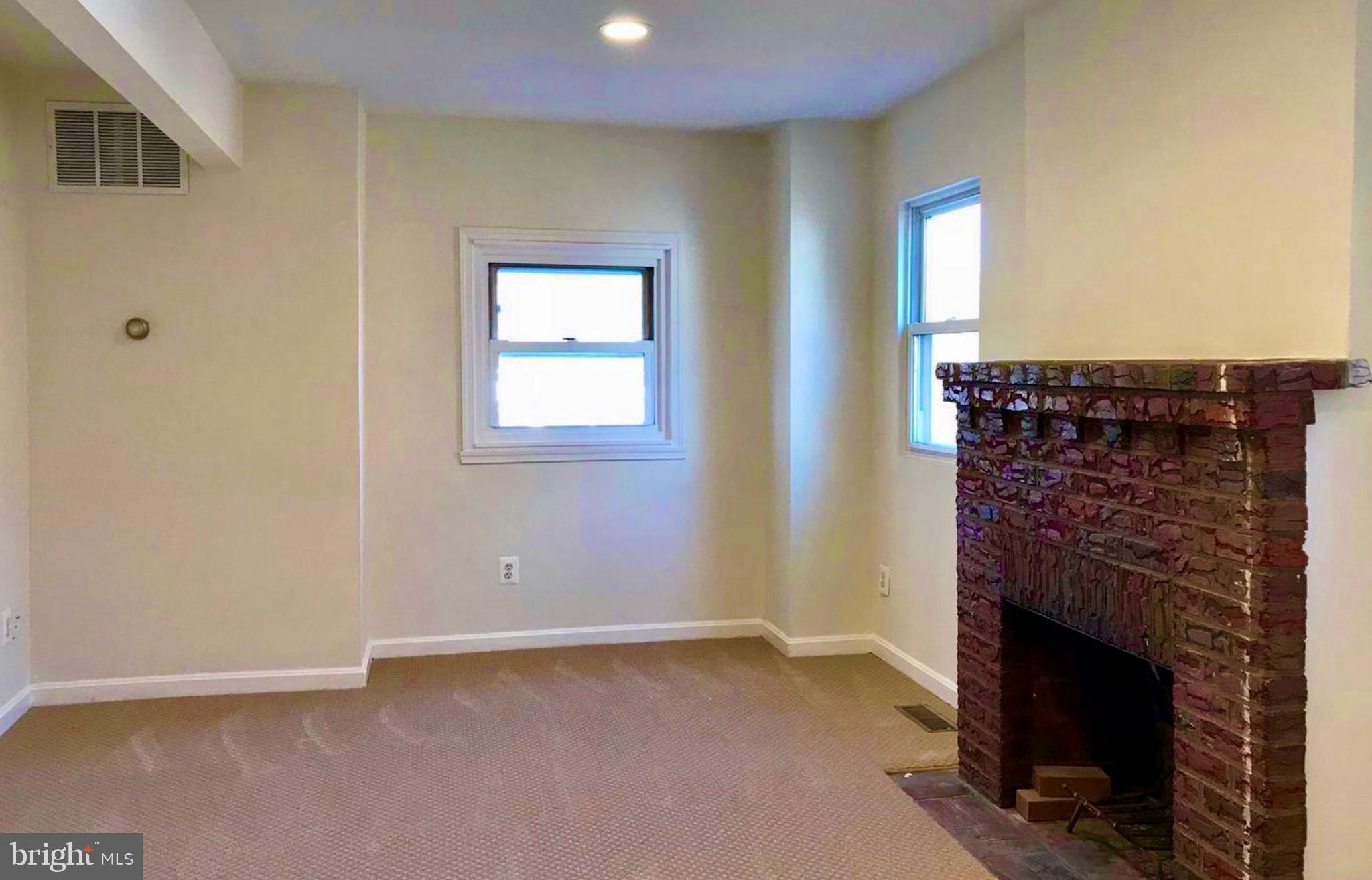 HOLMES - Residential Lease