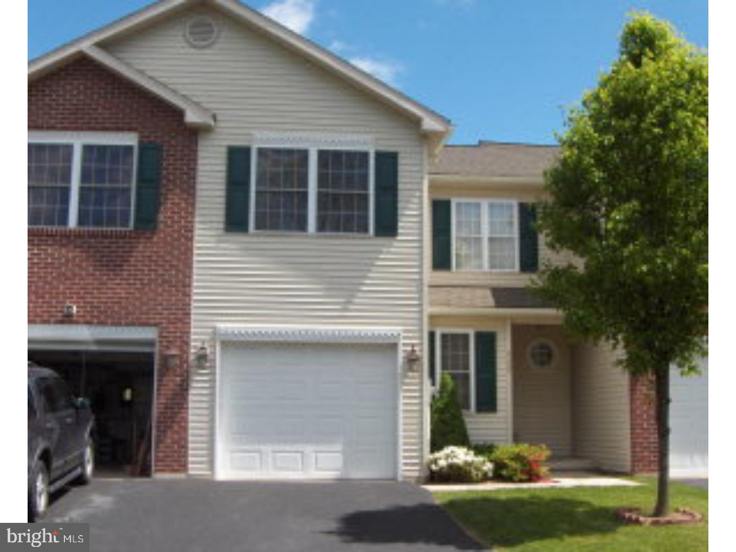 SPACIOUS TOWNHOUSE, OPEN FLOOR PLAN, BONUS ROOM OR LOFT OVERLOOKING DINING ROOM, BEDROOM AND FULL BATH ON FIRST FLOOR, IMPRESSIVE MASTER BEDROOM ON 2ND FLOOR. Mailing Address Continued: ORWIGSBURG Color: TAN Amp: 200