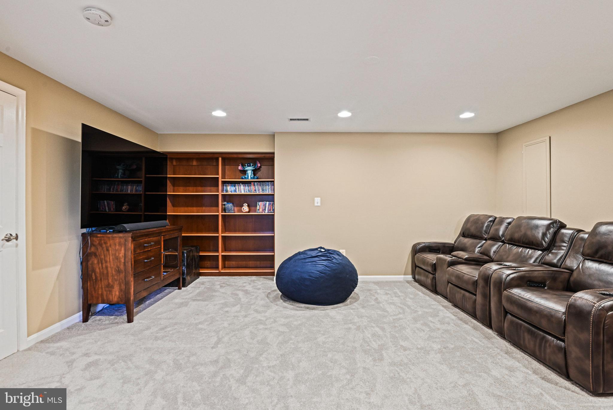 OLD WATERFORD KNOLL - Residential