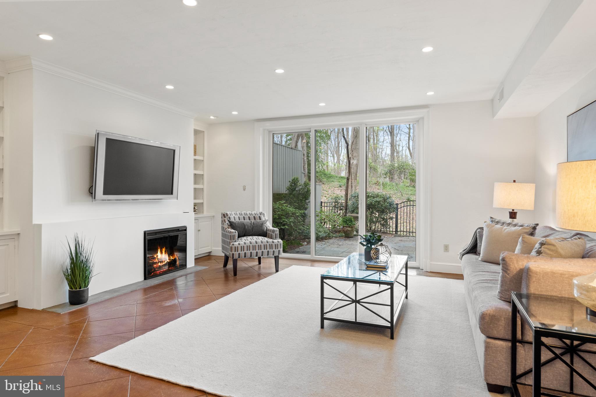 MERRYWOOD ON THE POTOMAC - Residential Lease