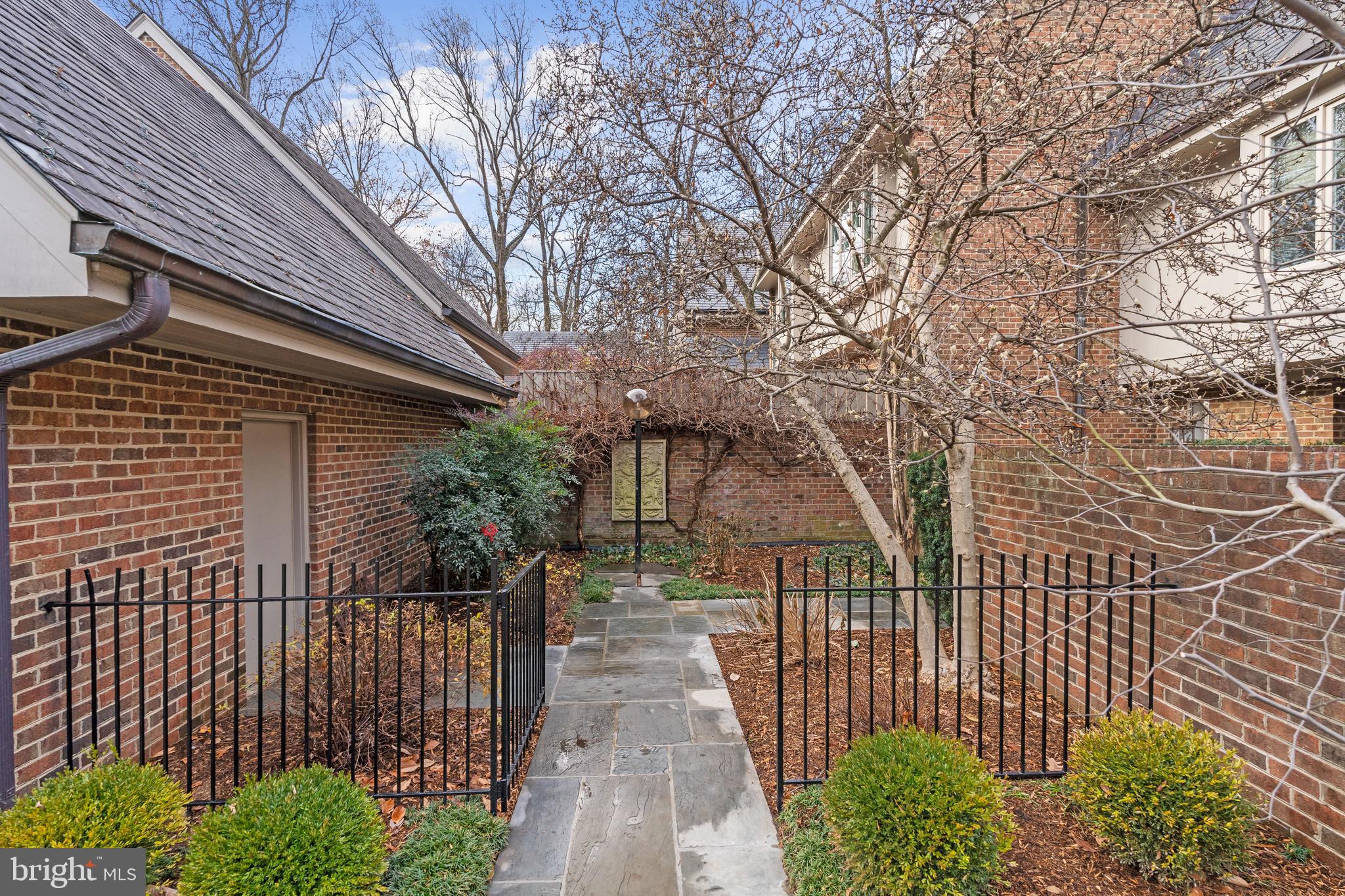 MERRYWOOD ON THE POTOMAC - Residential Lease