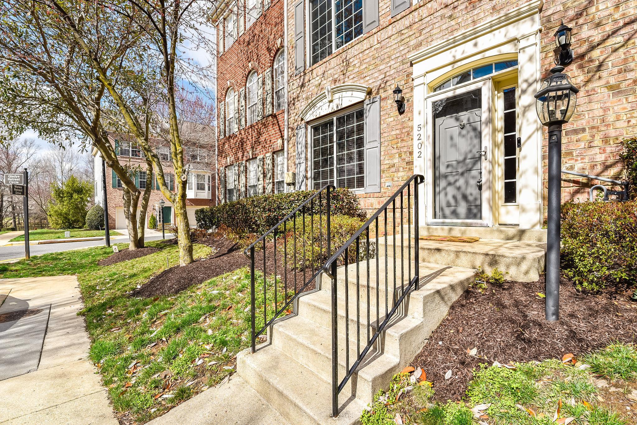 RETREAT AT FAIRWOOD TOWN - Residential