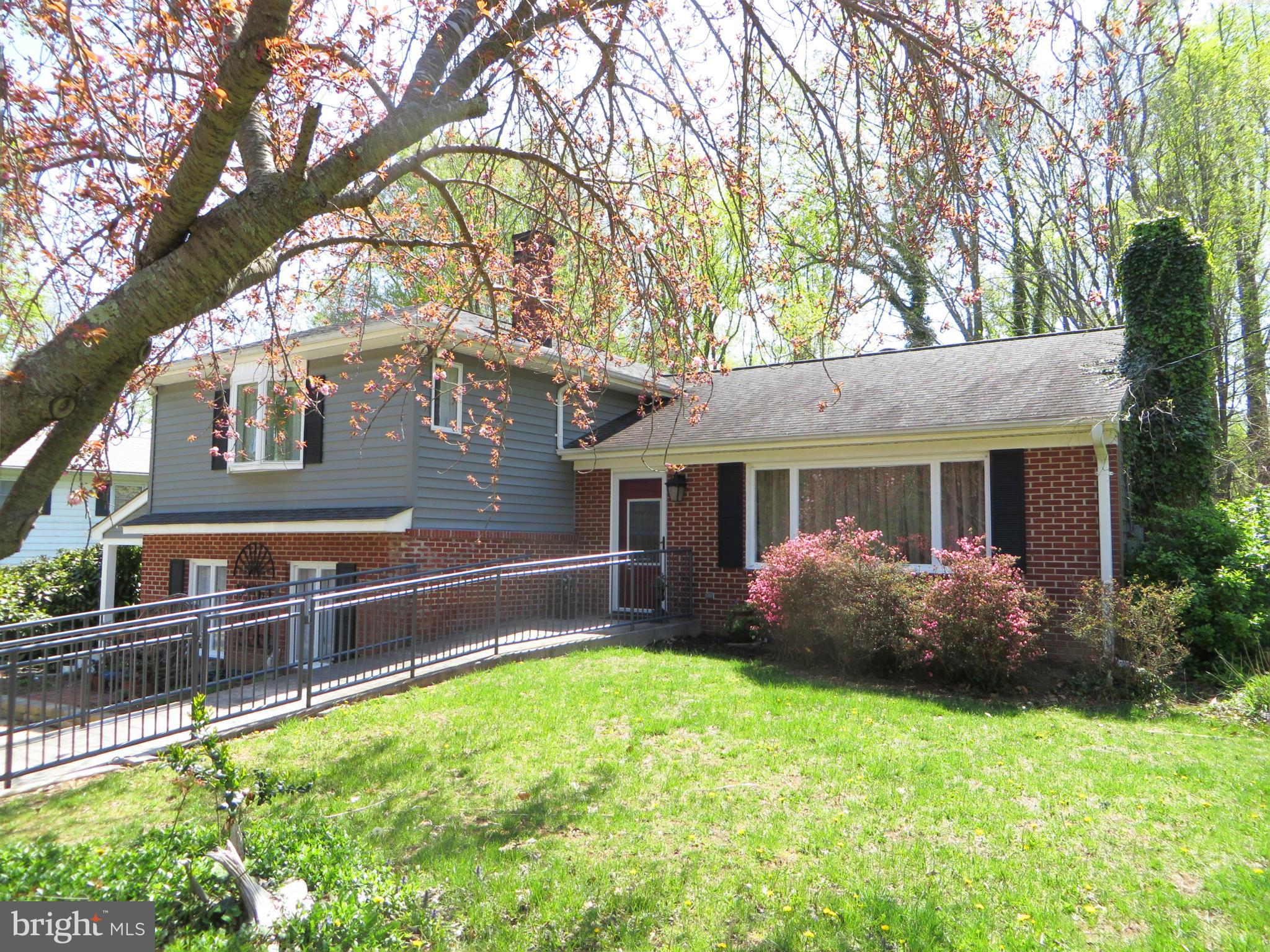 Delightful surprises everywhere--new master suite, remodeled KT, sunroom, screened porch! LR & DR main level, LL FR w/engin hdwd, cherry cab's w/wet bar, built-in bookshelves. New LL MBR w/ofc alcove, WIC, handi-accessible bath w/heated floor, private deck. 2nd MBR up, plus BR 3&4, FB. Ofc, mudrm, laundry/storage. Refin hdwd, ramp to front door, upgraded elec, fenced side yard! Pool shares convey!