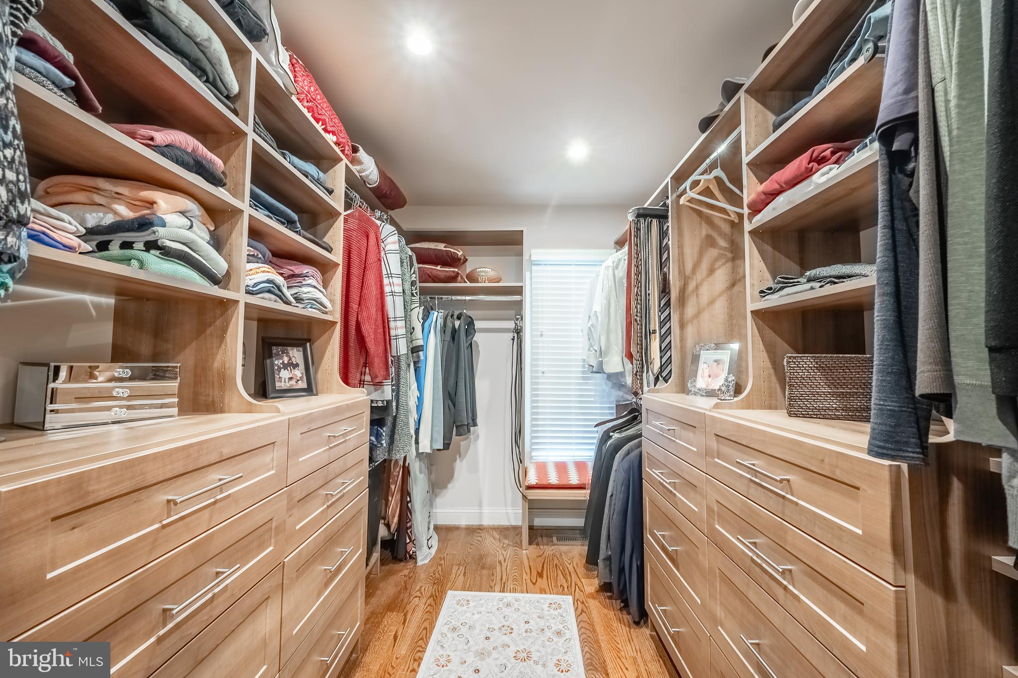 LANGLEY OAKS - Residential