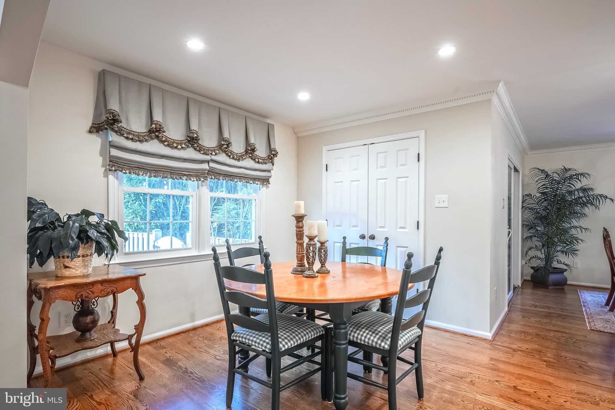 LANGLEY OAKS - Residential