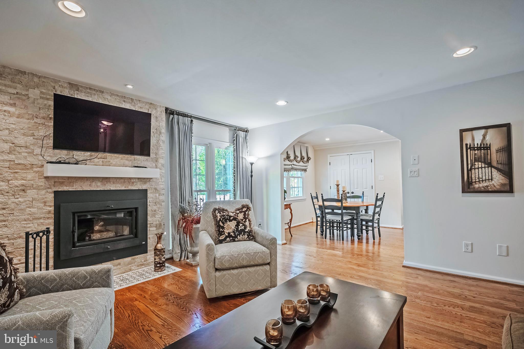 LANGLEY OAKS - Residential