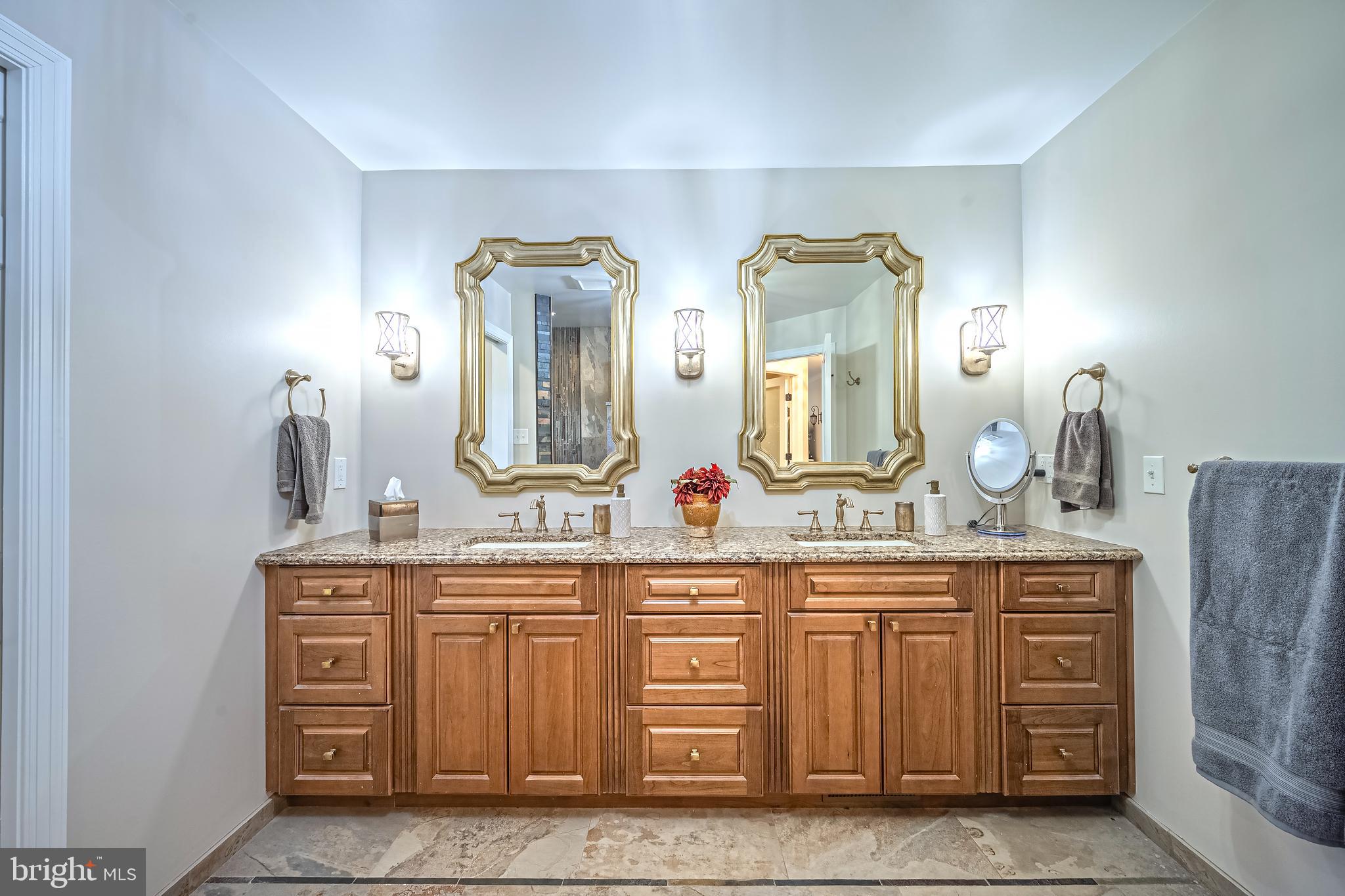 LANGLEY OAKS - Residential
