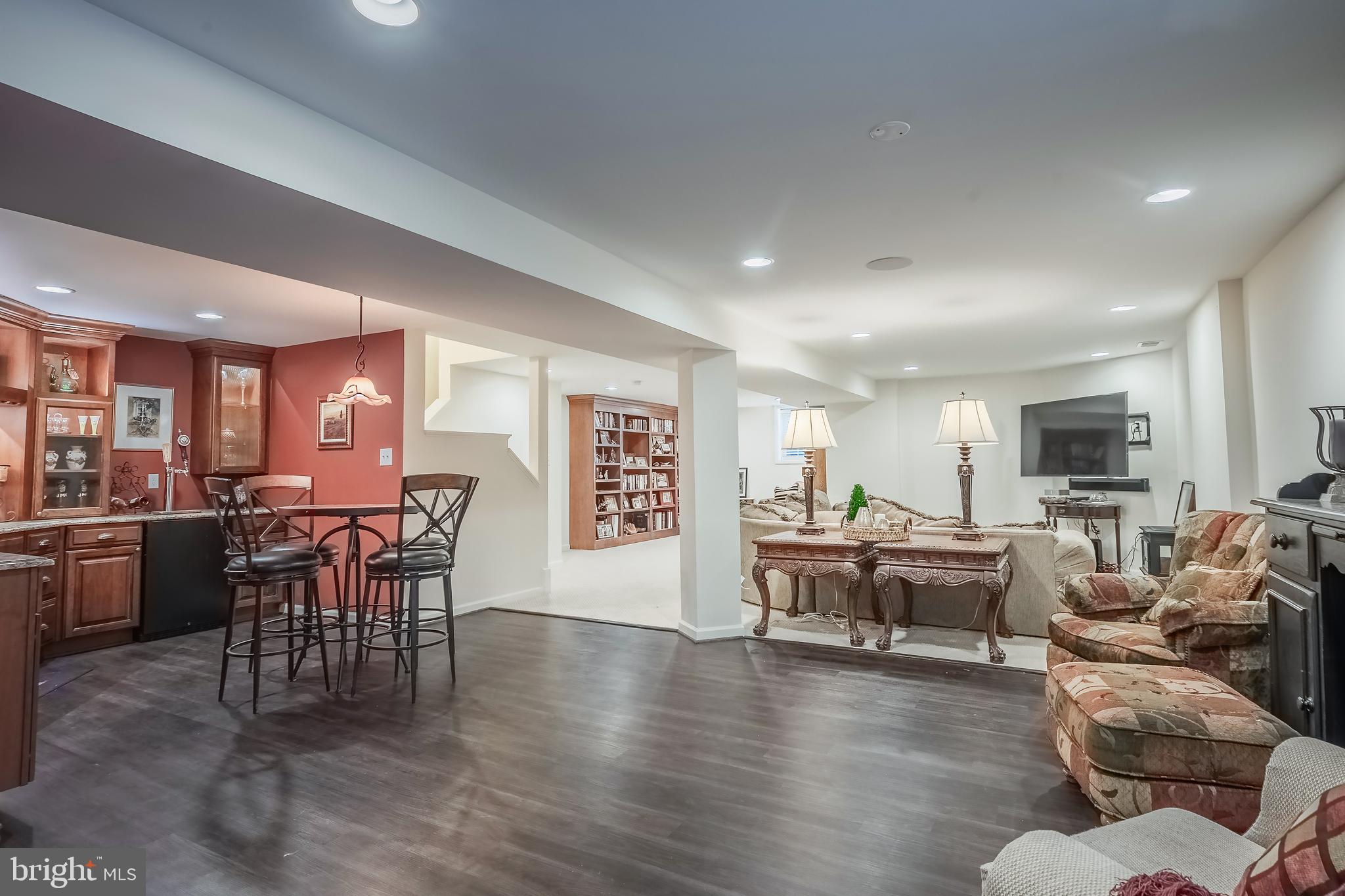 LANGLEY OAKS - Residential